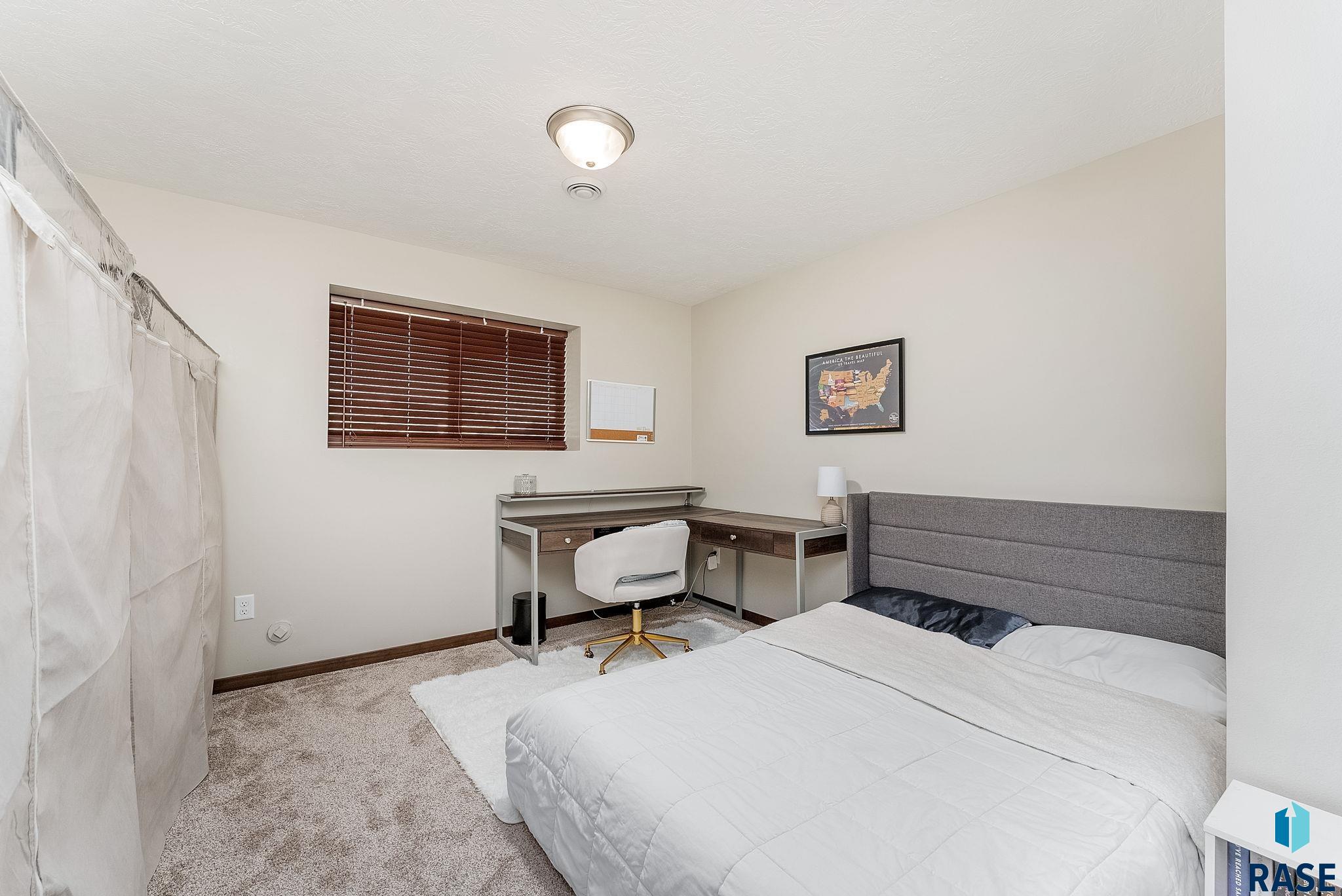 9500 W Richie Cir Circle, Sioux Falls, New Jersey image 18