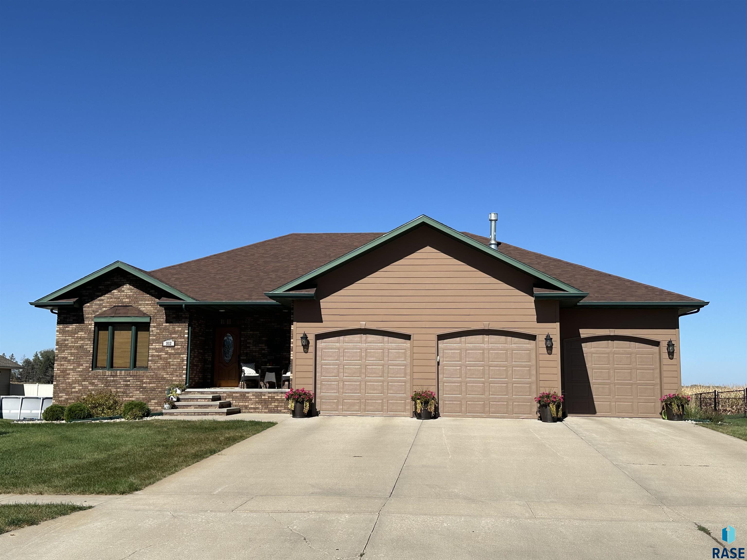 1012 NE 11th St Street, Madison, South Dakota image 36