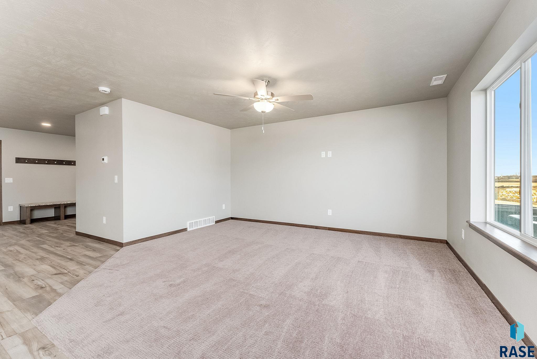 1315 N Kenley Pl Place, Tea, South Dakota image 6