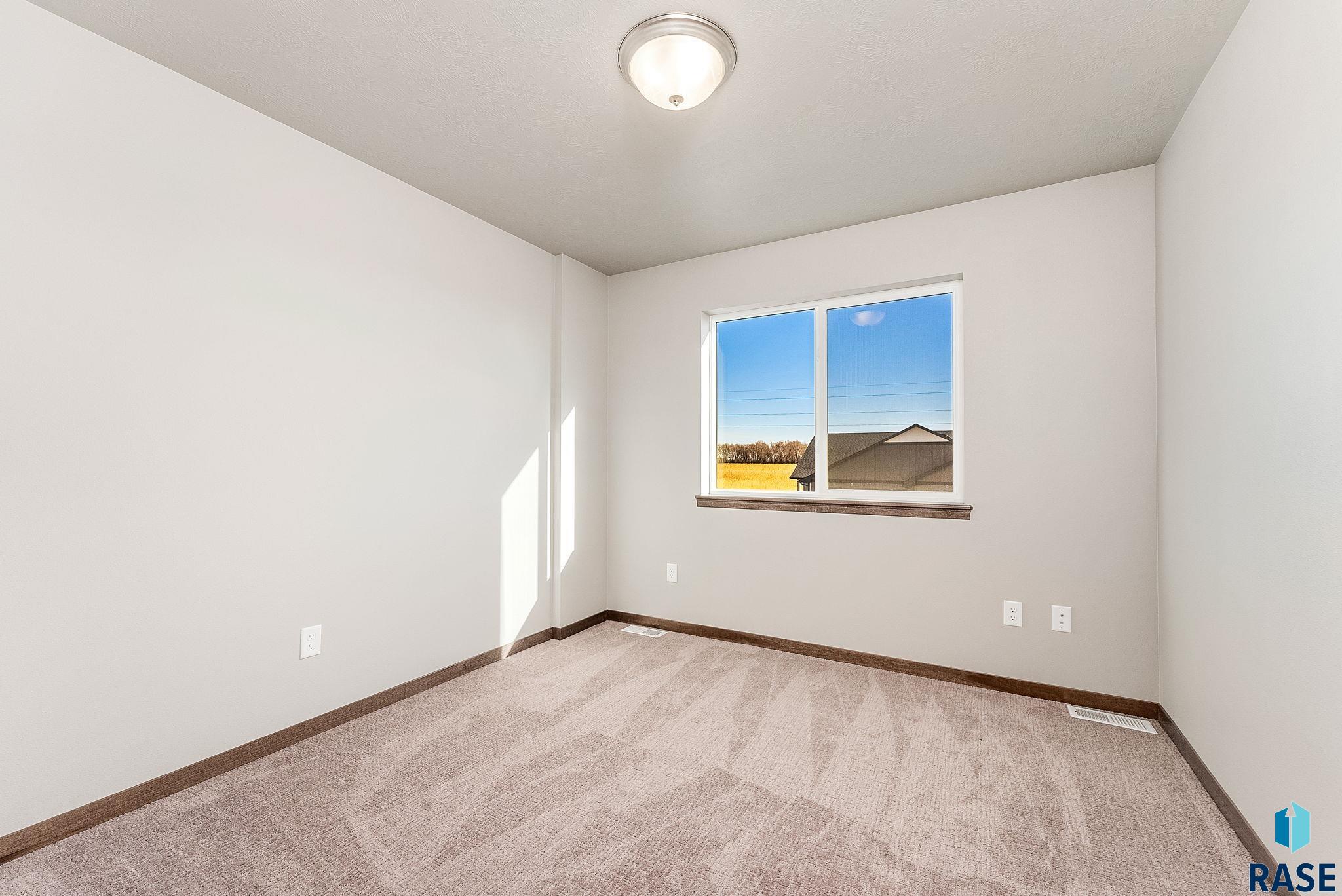 1315 N Kenley Pl Place, Tea, South Dakota image 14