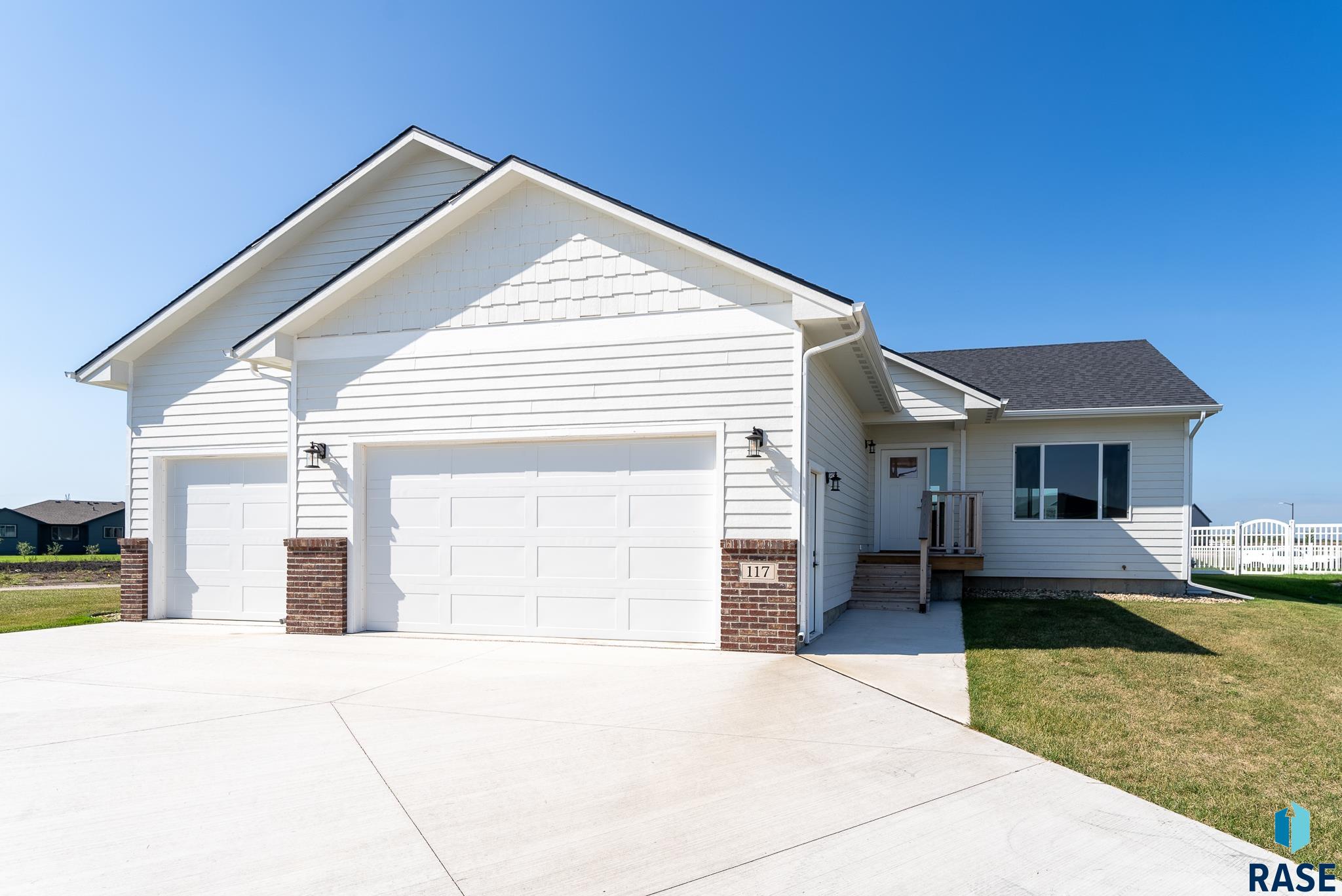 117 Atlantic Cir Circle, Harrisburg, South Dakota image 1