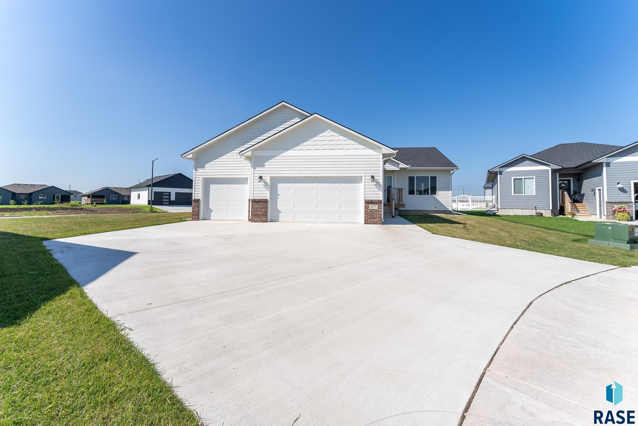 117 Atlantic Cir Circle, Harrisburg, South Dakota image 2