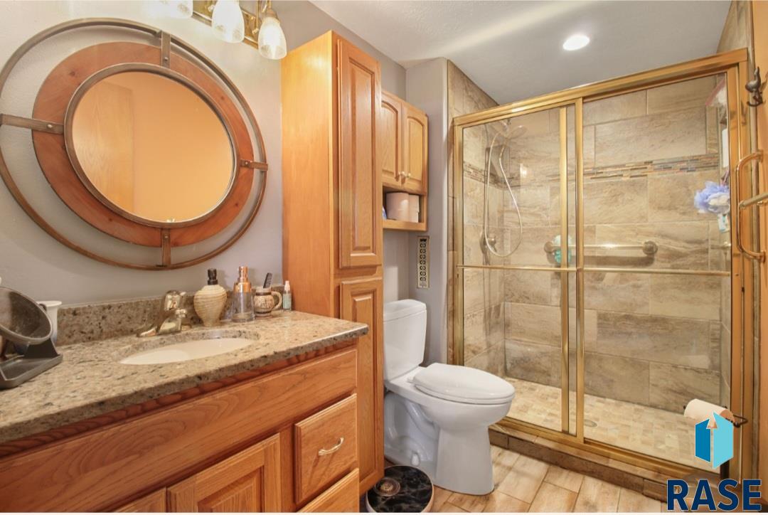 Sioux Falls, South Dakota 57110, United States, 3 Bedrooms Bedrooms, ,2 BathroomsBathrooms,Residential,Active,37964