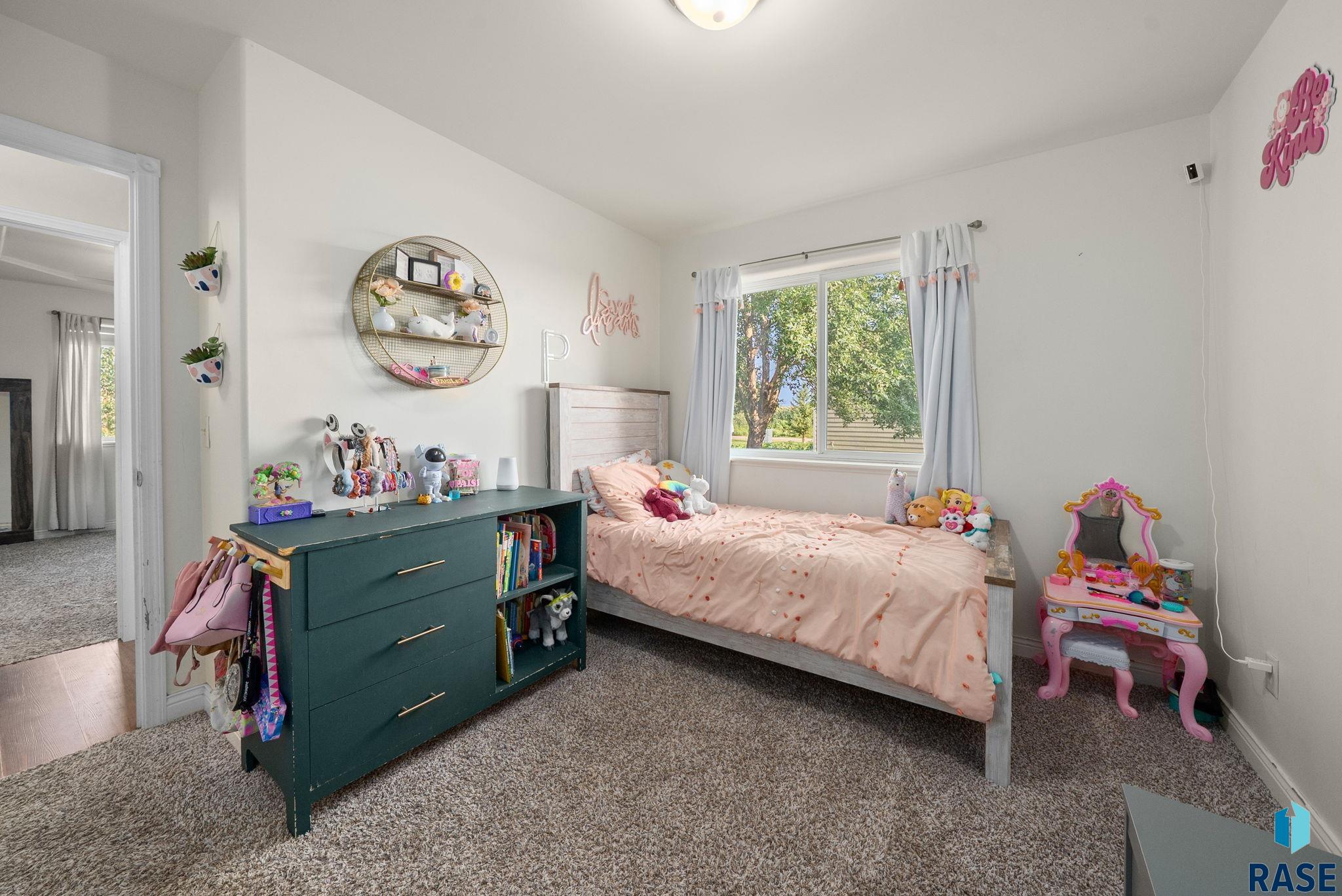 Sioux Falls, South Dakota 57107, United States, 3 Bedrooms Bedrooms, ,3 BathroomsBathrooms,Residential,Active,186523