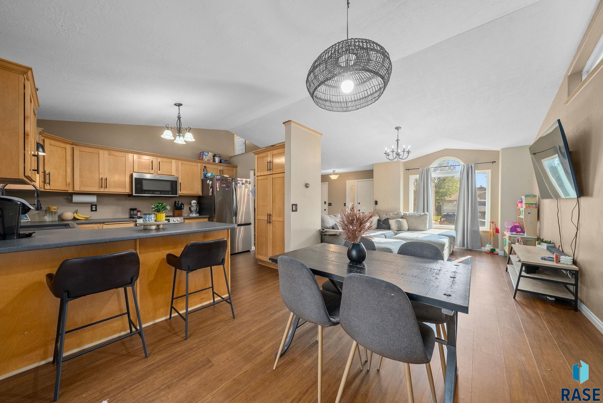 Sioux Falls, South Dakota 57107, United States, 3 Bedrooms Bedrooms, ,3 BathroomsBathrooms,Residential,Active,186523