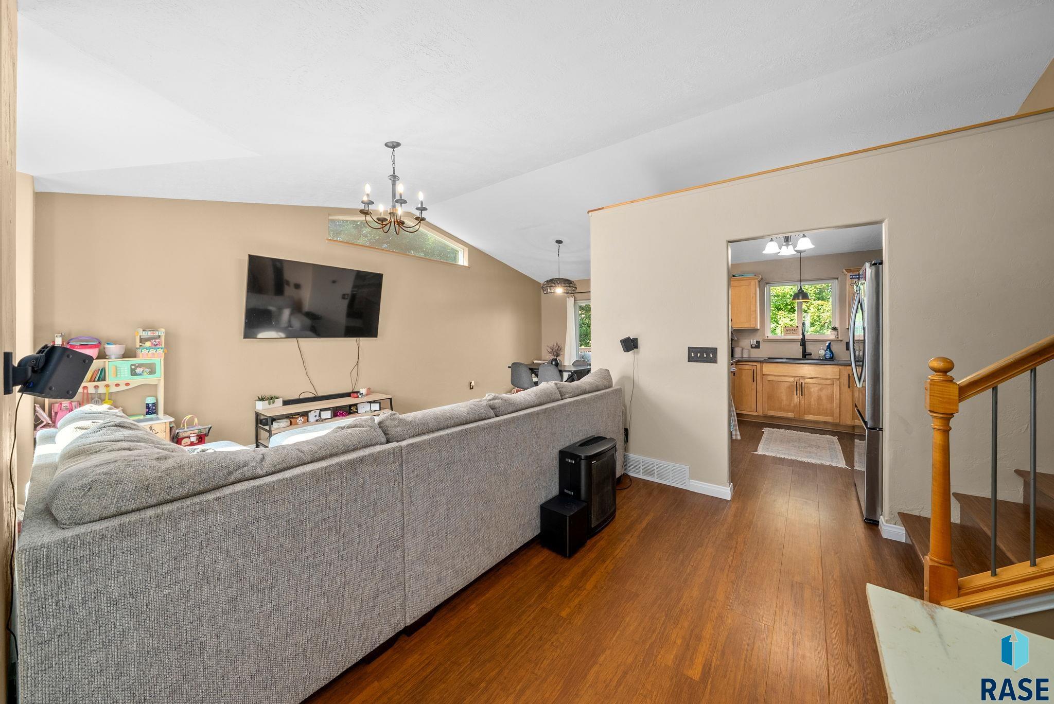 Sioux Falls, South Dakota 57107, United States, 3 Bedrooms Bedrooms, ,3 BathroomsBathrooms,Residential,Active,186523