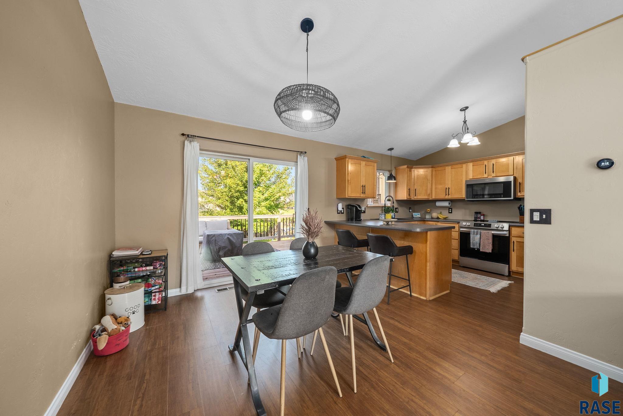 Sioux Falls, South Dakota 57107, United States, 3 Bedrooms Bedrooms, ,3 BathroomsBathrooms,Residential,Active,186523