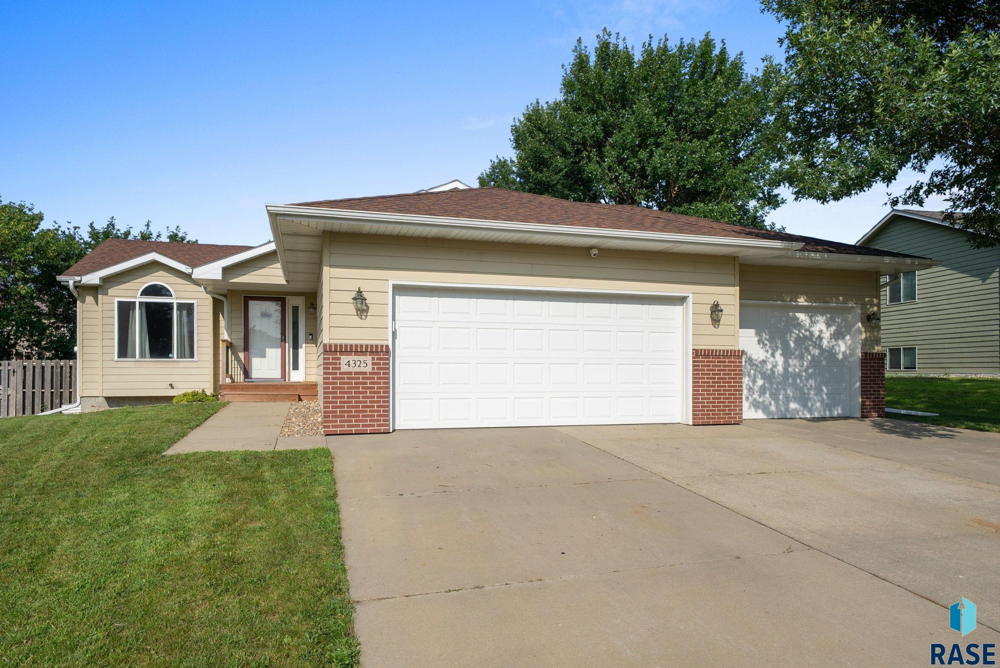 Sioux Falls, South Dakota 57107, United States, 3 Bedrooms Bedrooms, ,3 BathroomsBathrooms,Residential,Active,186523