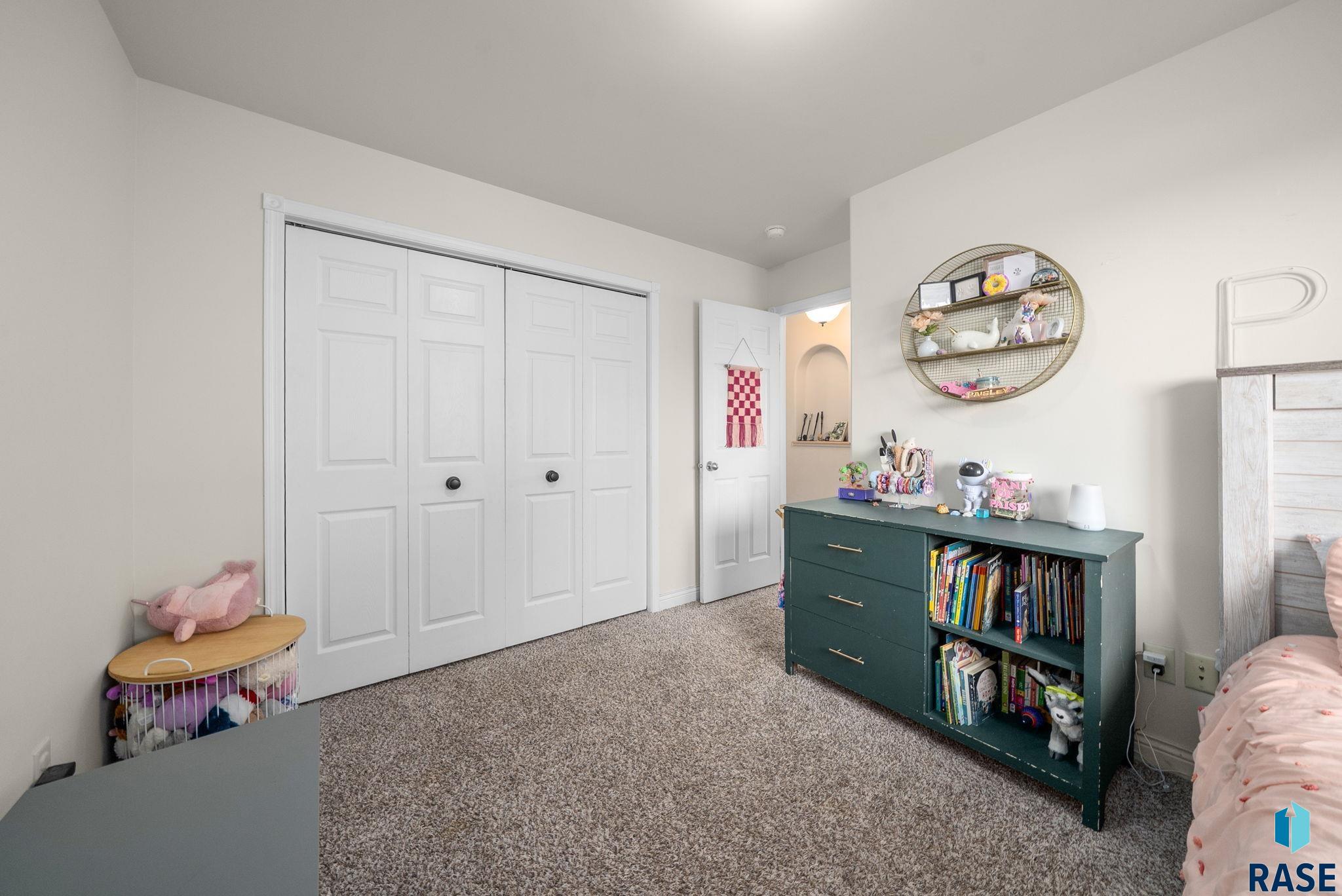 Sioux Falls, South Dakota 57107, United States, 3 Bedrooms Bedrooms, ,3 BathroomsBathrooms,Residential,Active,186523