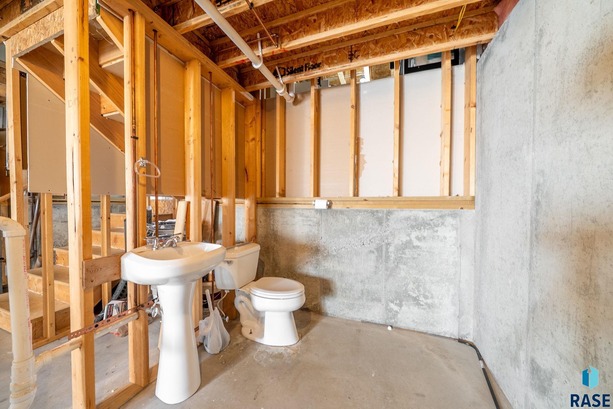 Sioux Falls, South Dakota 57107, United States, 3 Bedrooms Bedrooms, ,3 BathroomsBathrooms,Residential,Active,186523