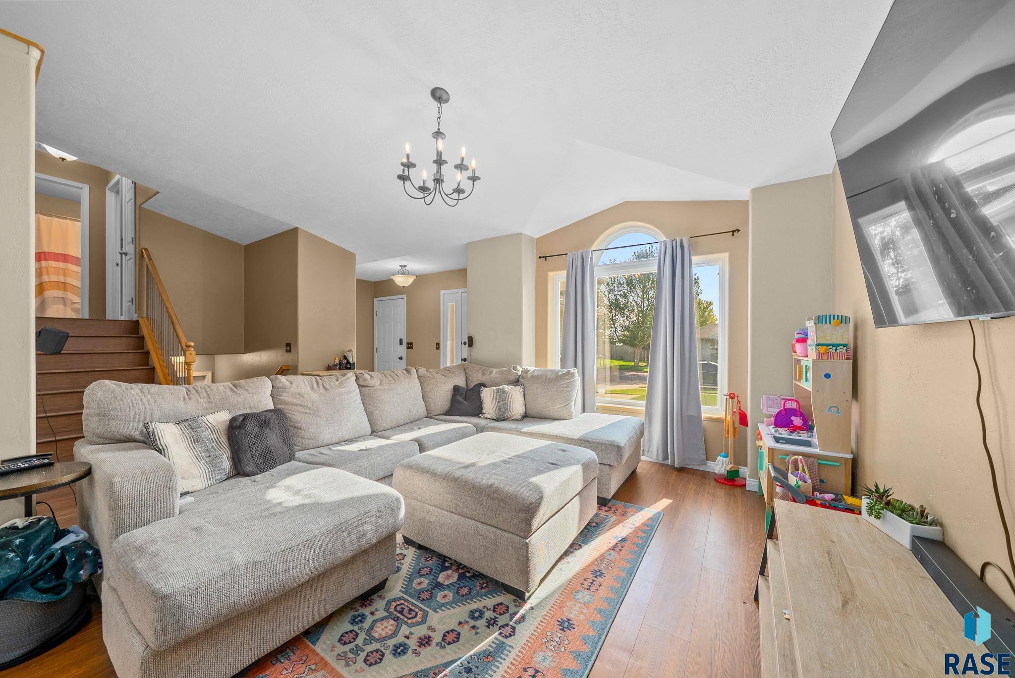 Sioux Falls, South Dakota 57107, United States, 3 Bedrooms Bedrooms, ,3 BathroomsBathrooms,Residential,Active,186523