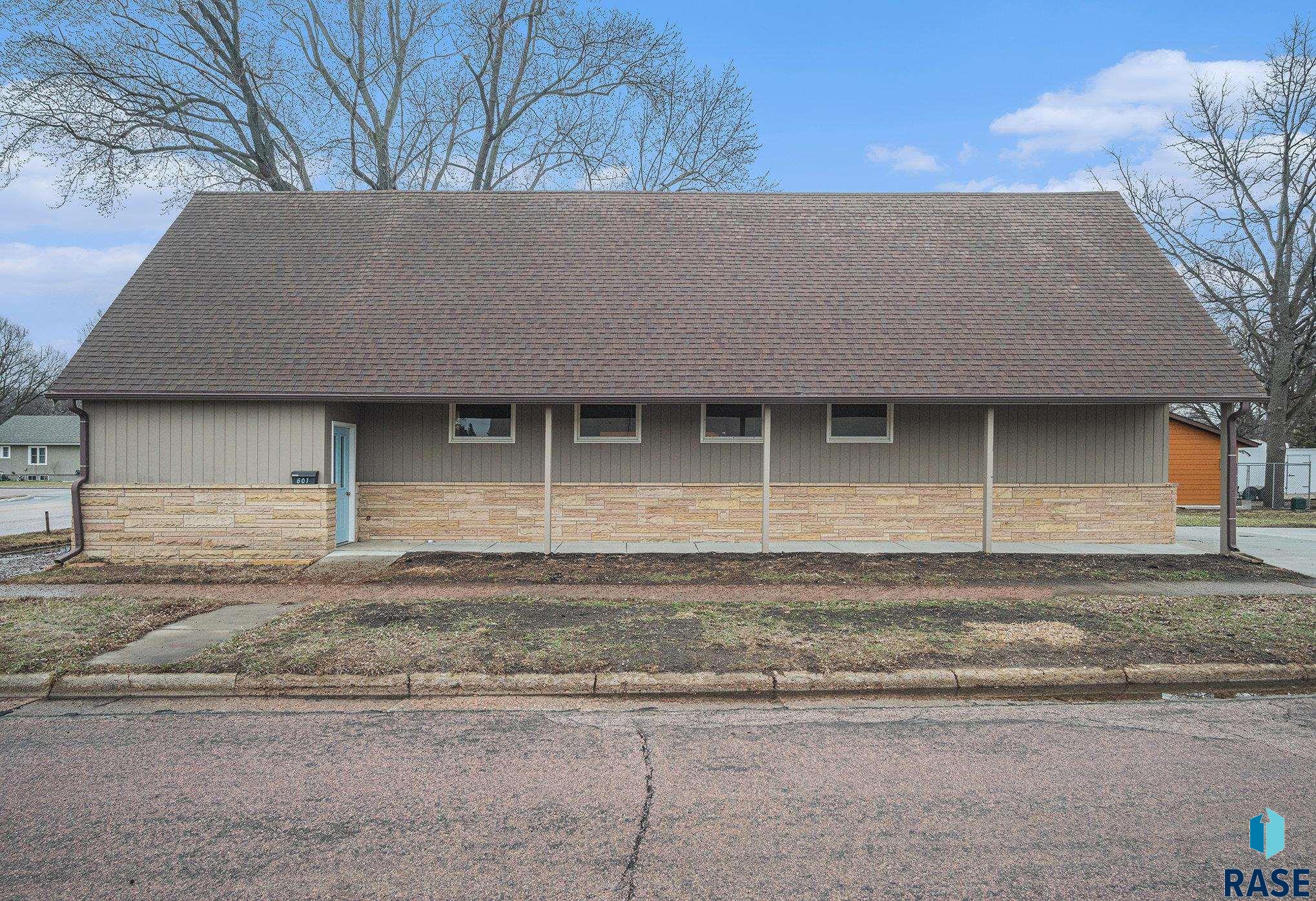 607 NE 3rd St Street, Madison, South Dakota image 23