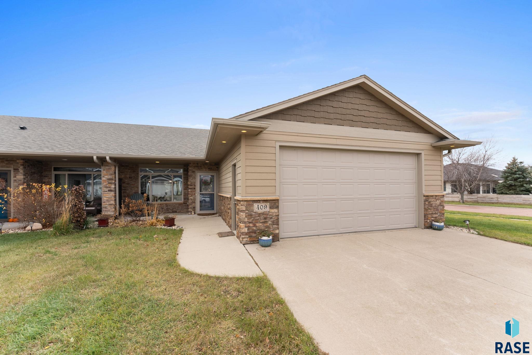 409 Meadow Cir Circle, Lennox, South Dakota image 1