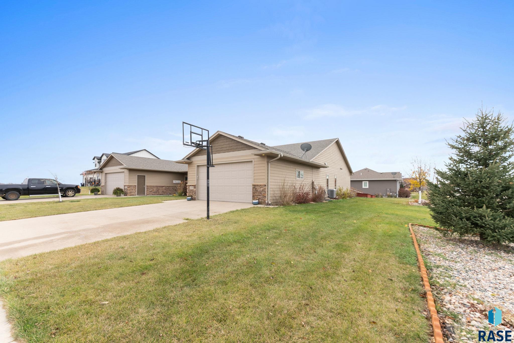 409 Meadow Cir Circle, Lennox, South Dakota image 32