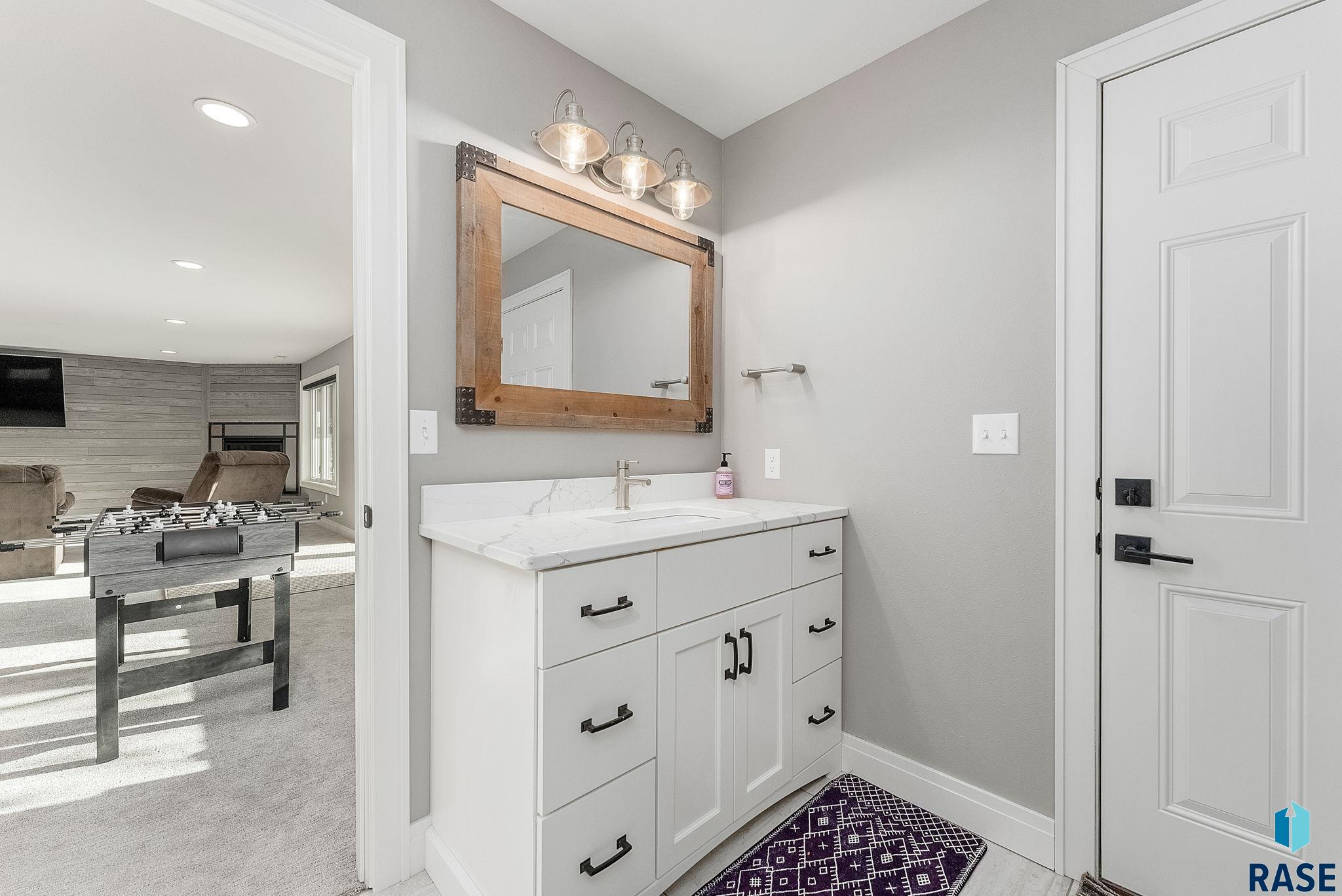 6340 Harbor Way Way, Wentworth, South Dakota image 39