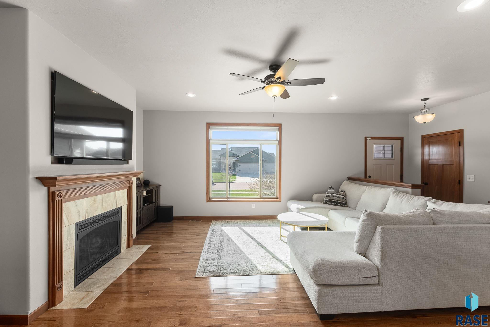 Sioux Falls, South Dakota 57108, United States, 5 Bedrooms Bedrooms, ,3 BathroomsBathrooms,Residential,Active,169311