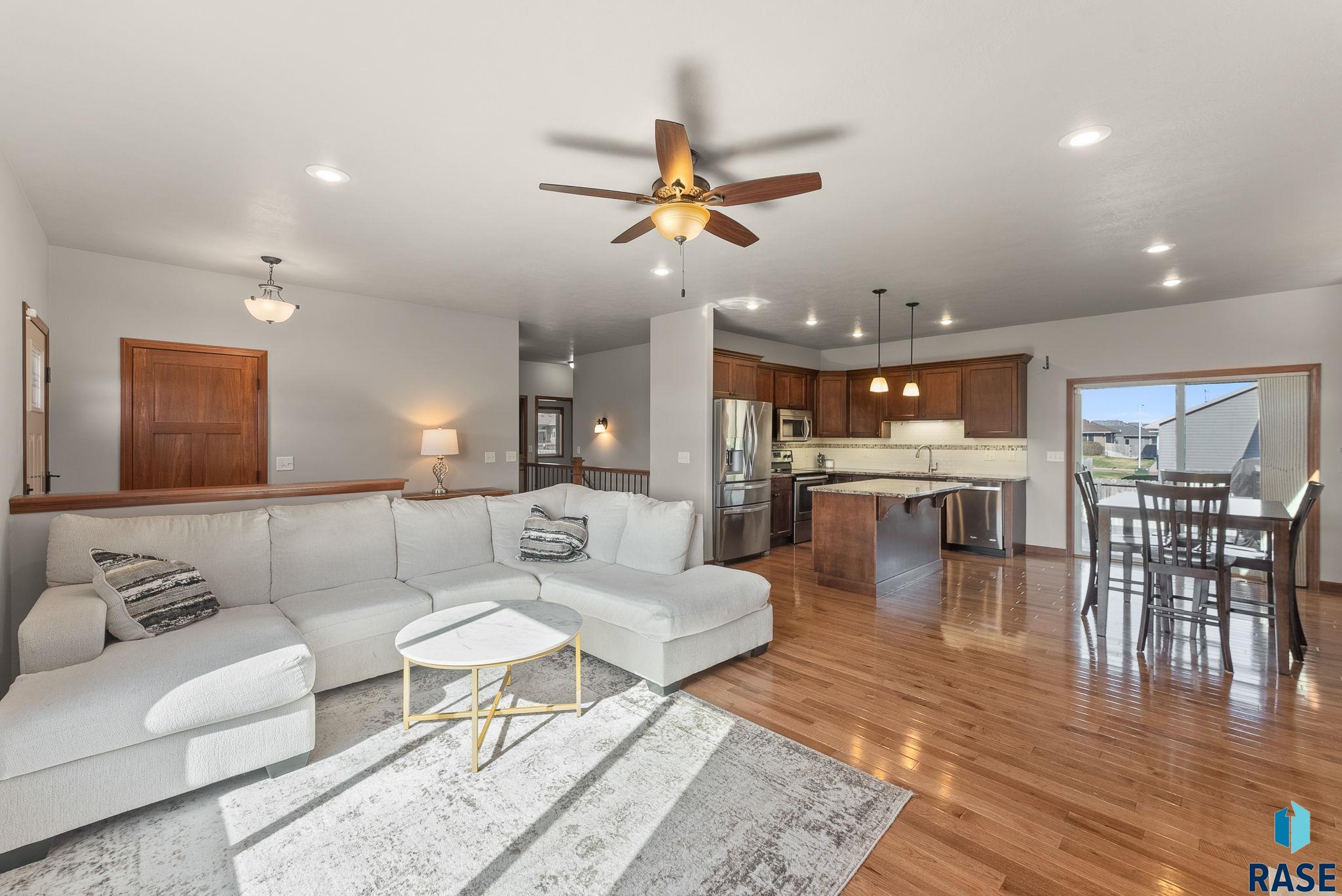 Sioux Falls, South Dakota 57108, United States, 5 Bedrooms Bedrooms, ,3 BathroomsBathrooms,Residential,Active,169311