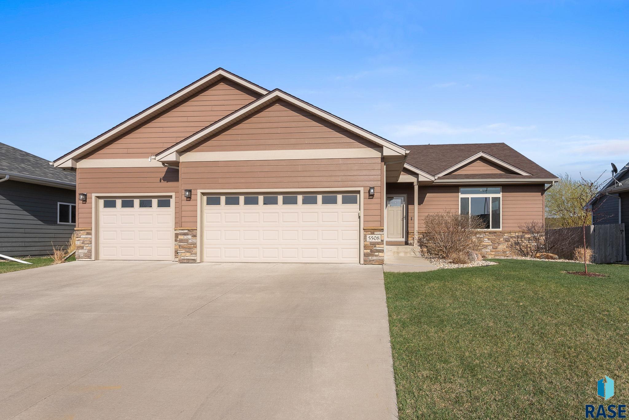 Sioux Falls, South Dakota 57108, United States, 5 Bedrooms Bedrooms, ,3 BathroomsBathrooms,Residential,Active,169311