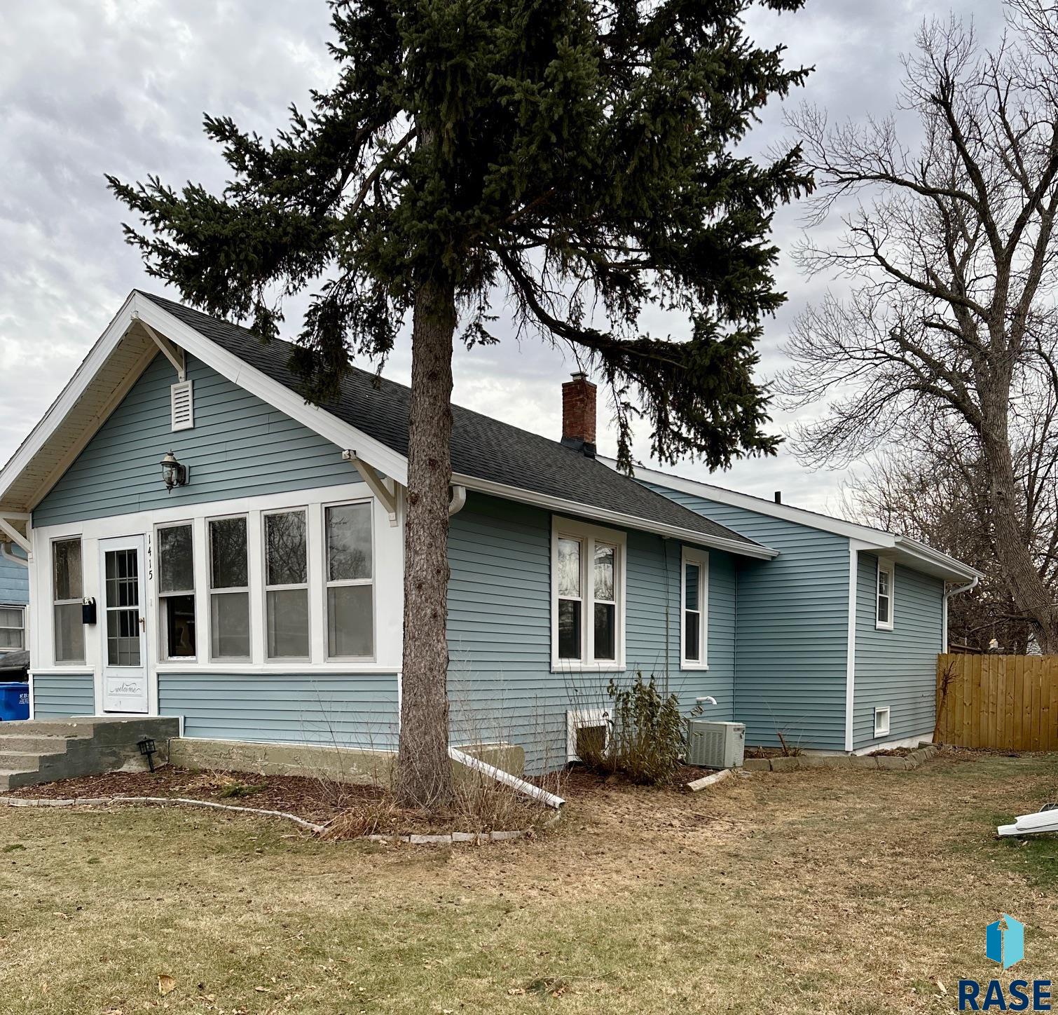 1415 E 4th St Street, Sioux Falls, South Dakota image 1