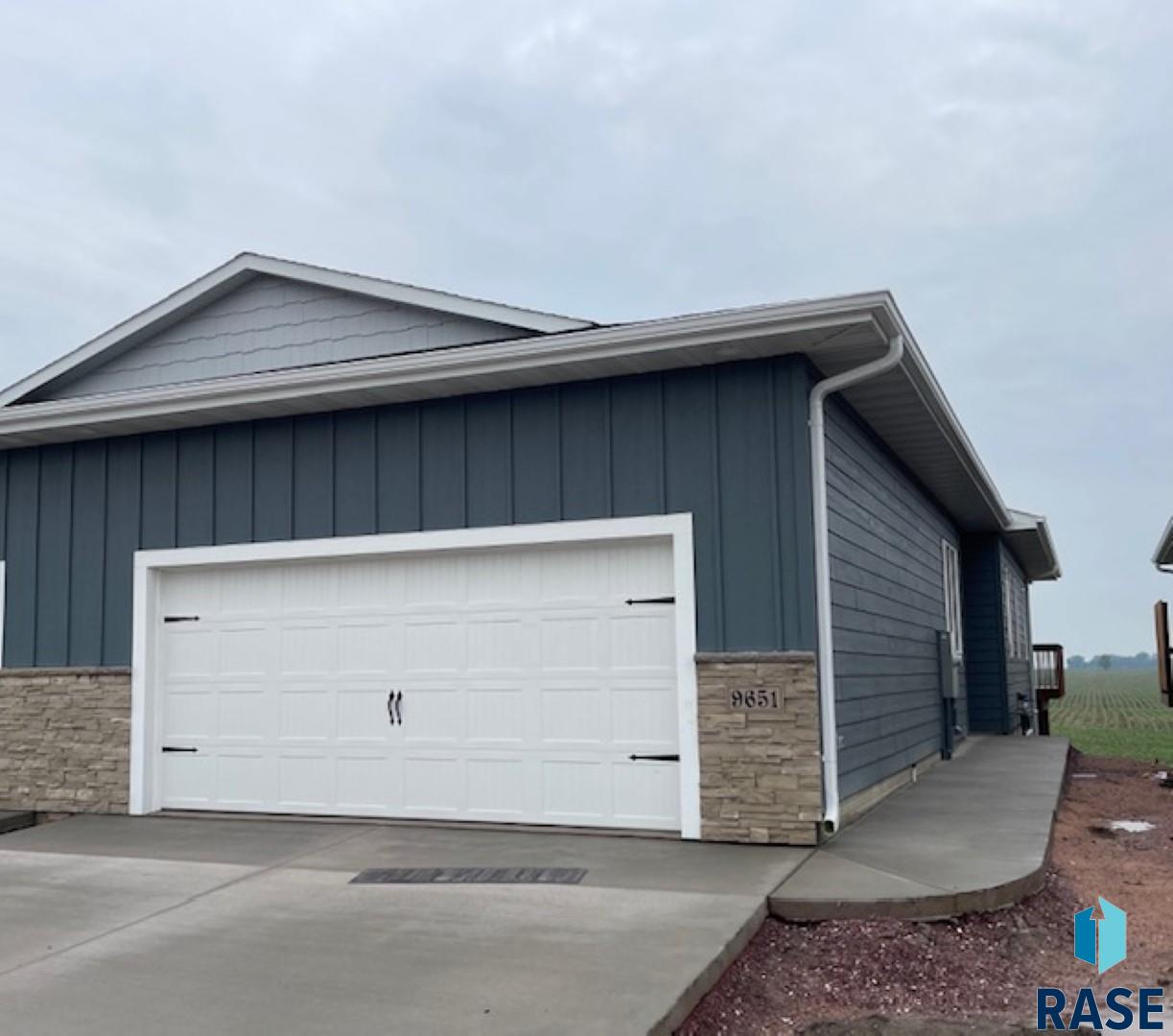 9651 W Tunis Dr Drive, Sioux Falls, South Dakota image 1