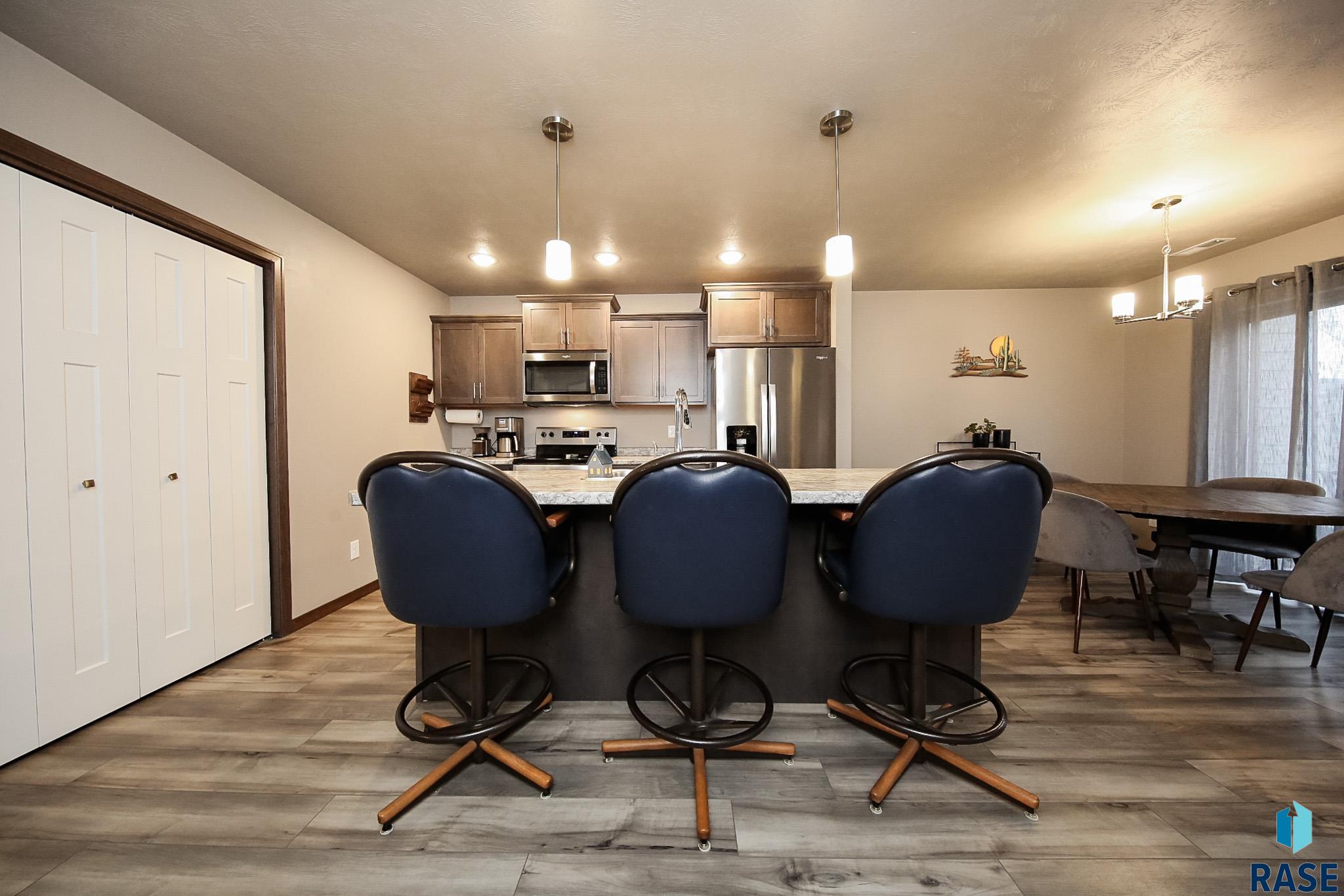 113 E Countryside Ave Avenue, Lennox, South Dakota image 4