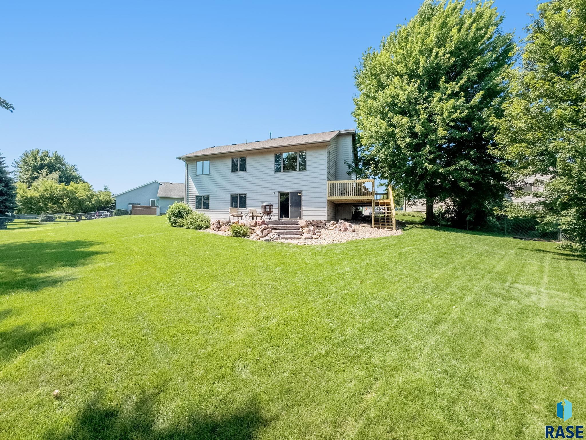 Brandon, South Dakota 57005, United States, 4 Bedrooms Bedrooms, ,3 BathroomsBathrooms,Residential,Active,181214