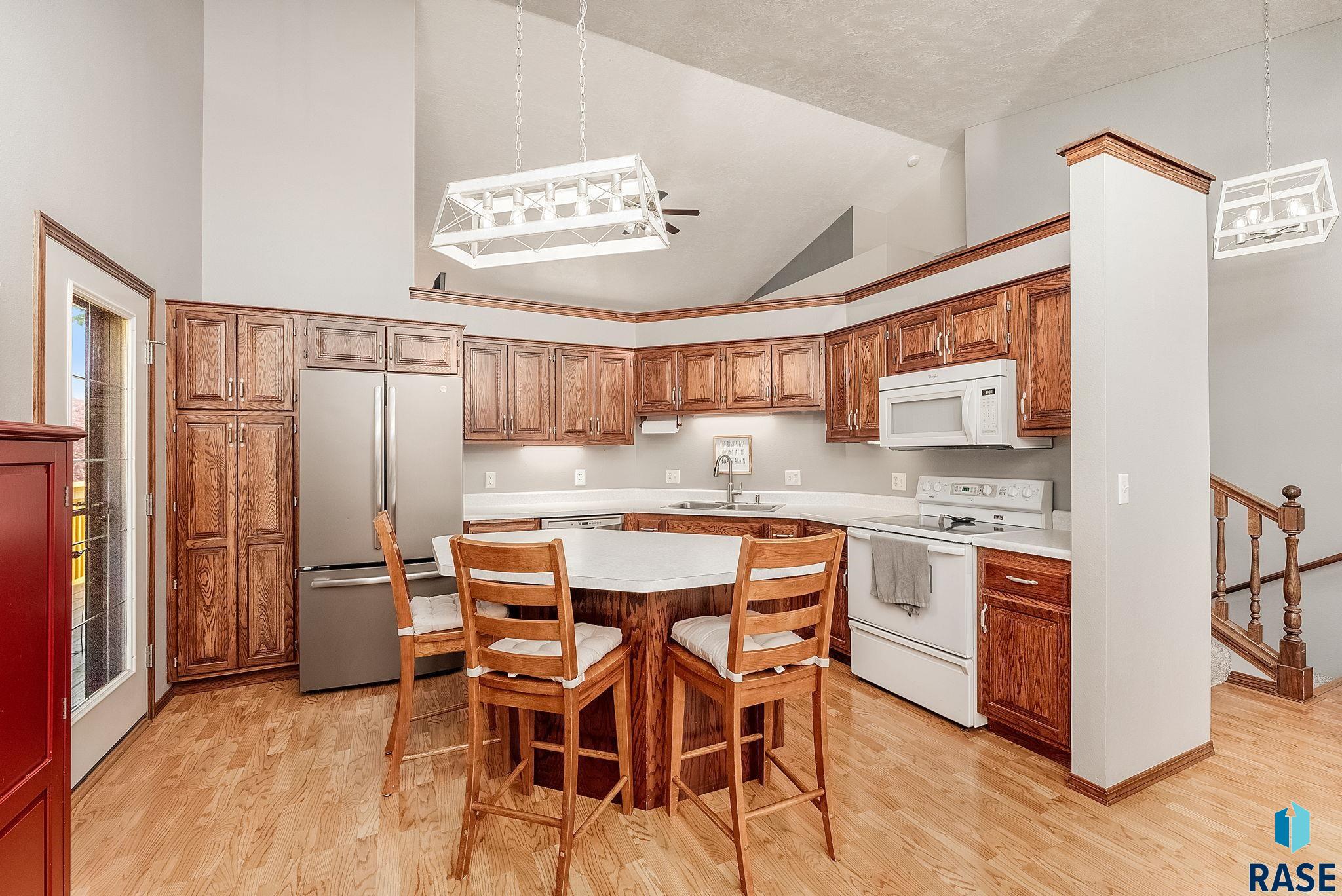 Brandon, South Dakota 57005, United States, 4 Bedrooms Bedrooms, ,3 BathroomsBathrooms,Residential,Active,181214