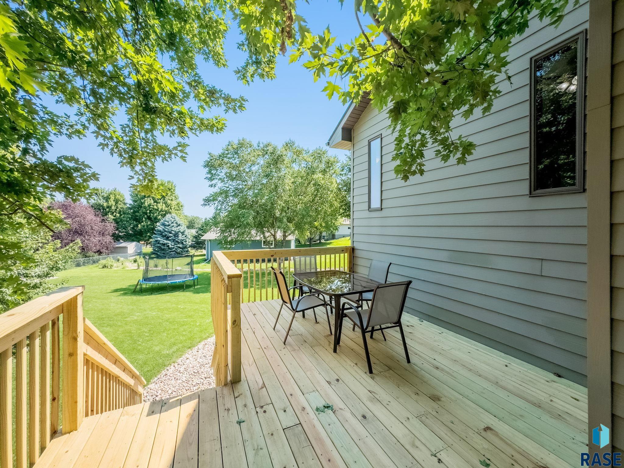 Brandon, South Dakota 57005, United States, 4 Bedrooms Bedrooms, ,3 BathroomsBathrooms,Residential,Active,181214