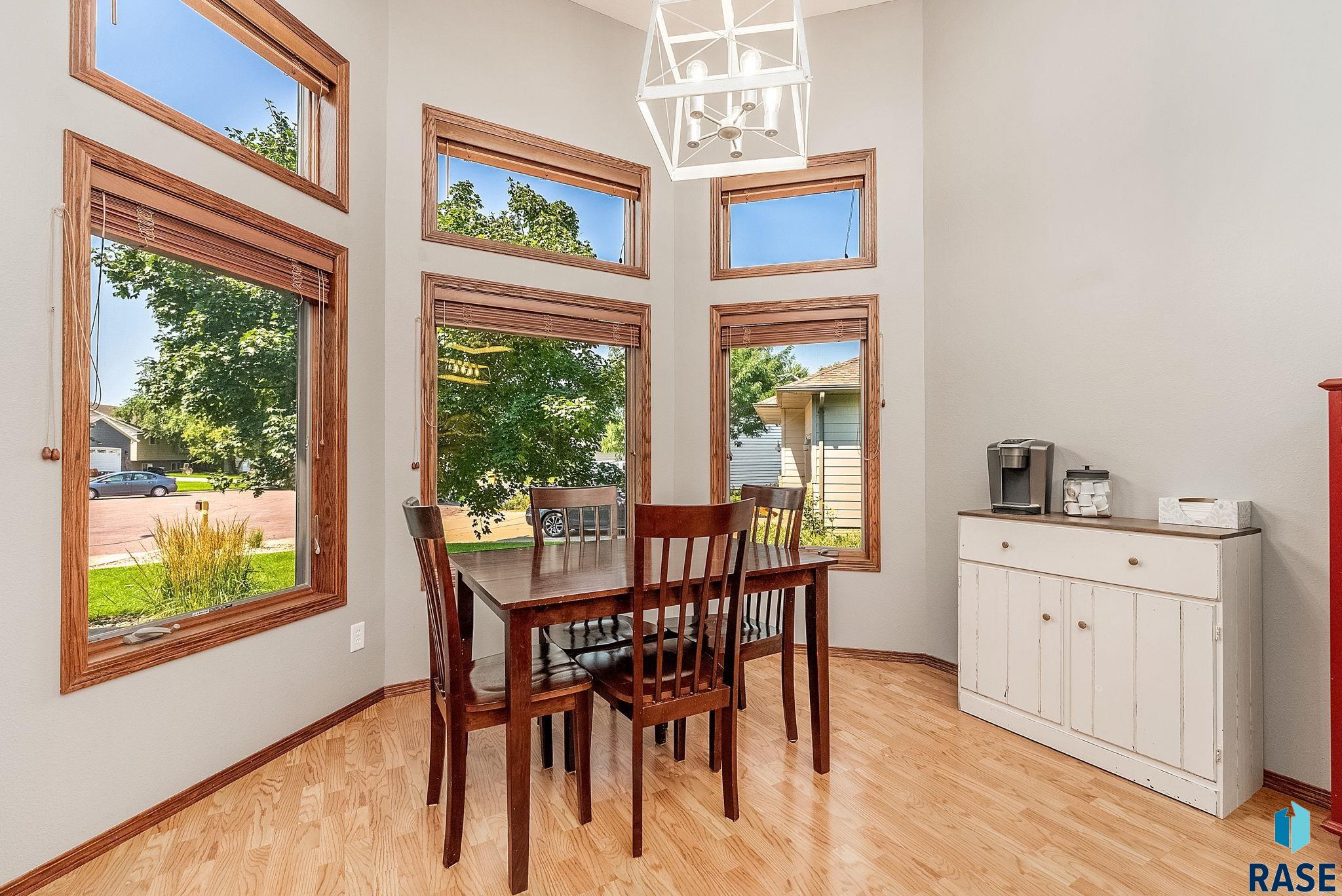 Brandon, South Dakota 57005, United States, 4 Bedrooms Bedrooms, ,3 BathroomsBathrooms,Residential,Active,181214