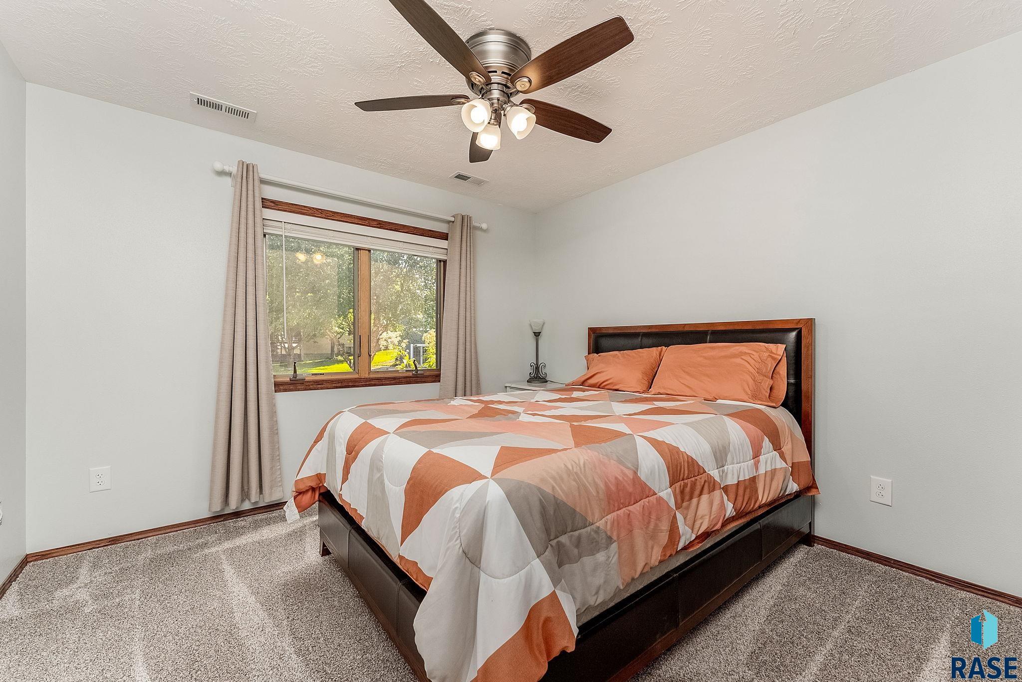 Brandon, South Dakota 57005, United States, 4 Bedrooms Bedrooms, ,3 BathroomsBathrooms,Residential,Active,181214