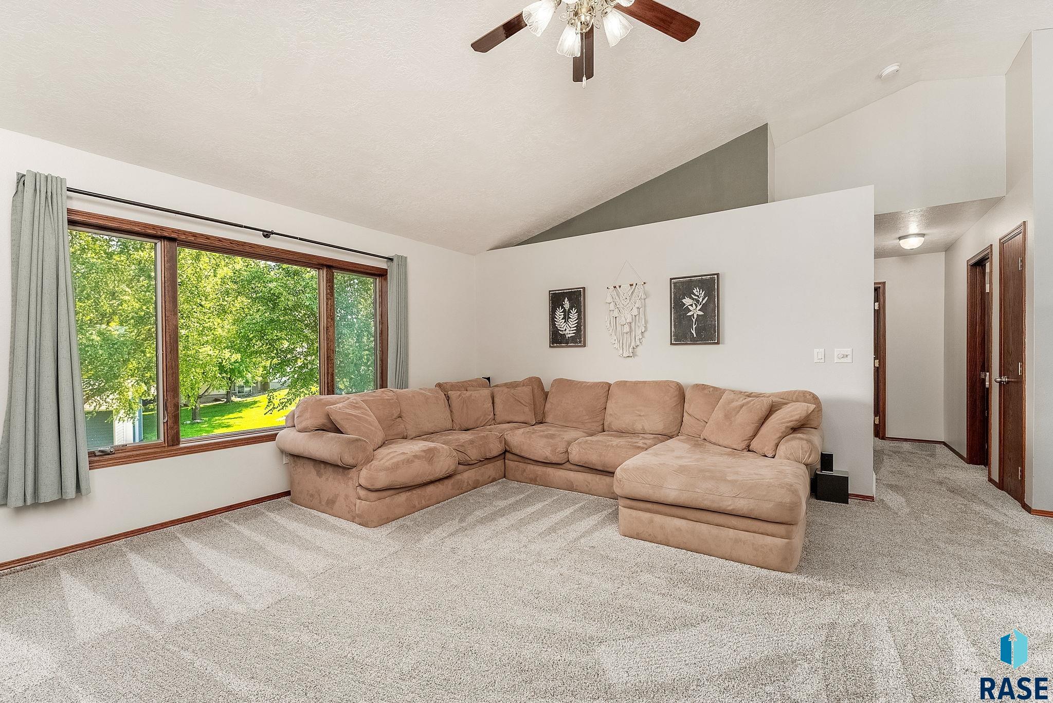 Brandon, South Dakota 57005, United States, 4 Bedrooms Bedrooms, ,3 BathroomsBathrooms,Residential,Active,181214