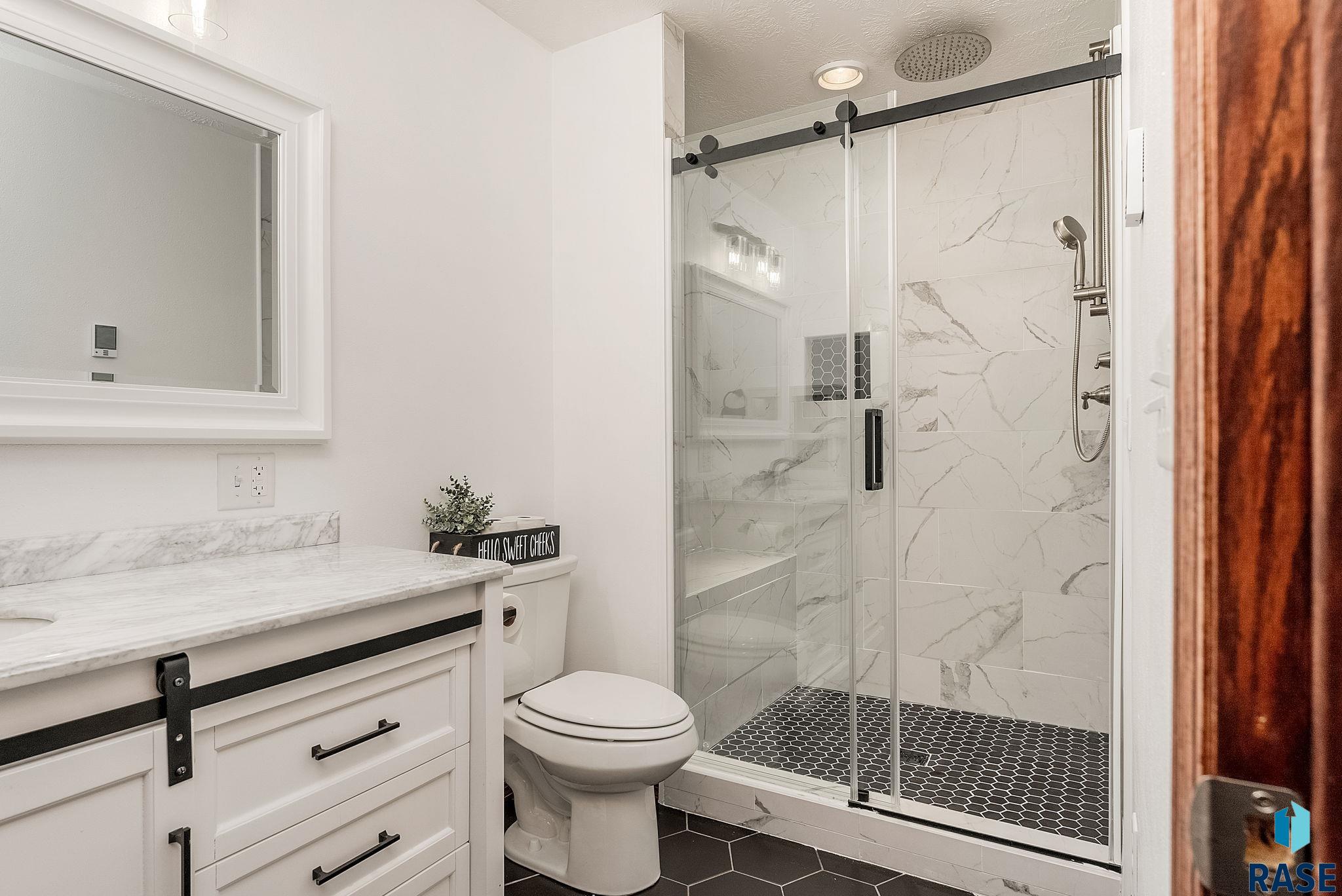 Brandon, South Dakota 57005, United States, 4 Bedrooms Bedrooms, ,3 BathroomsBathrooms,Residential,Active,181214