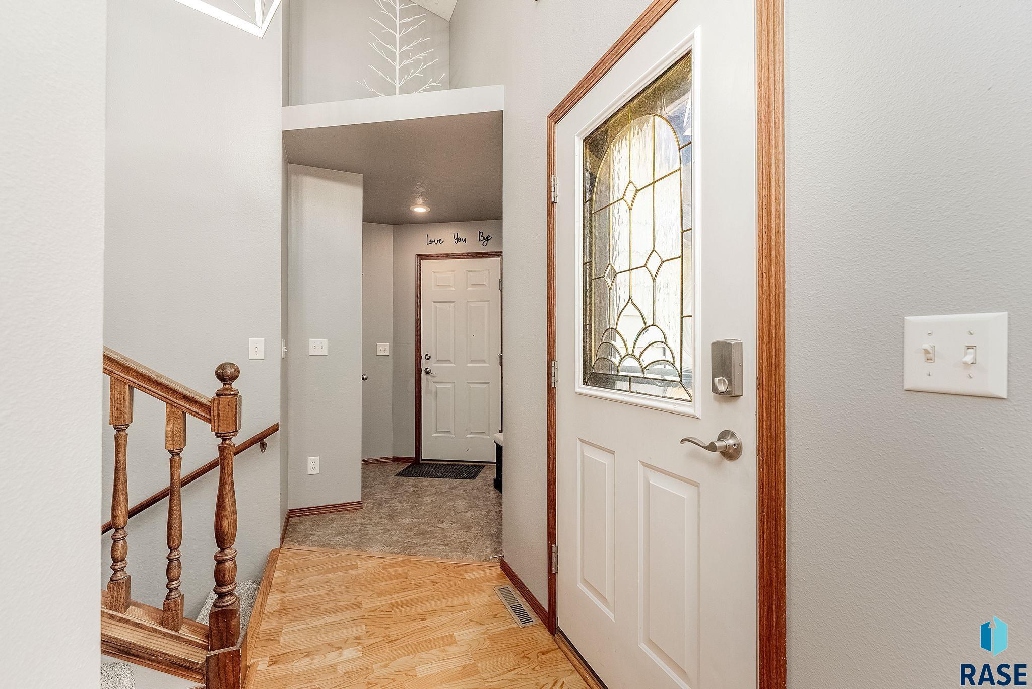 Brandon, South Dakota 57005, United States, 4 Bedrooms Bedrooms, ,3 BathroomsBathrooms,Residential,Active,181214