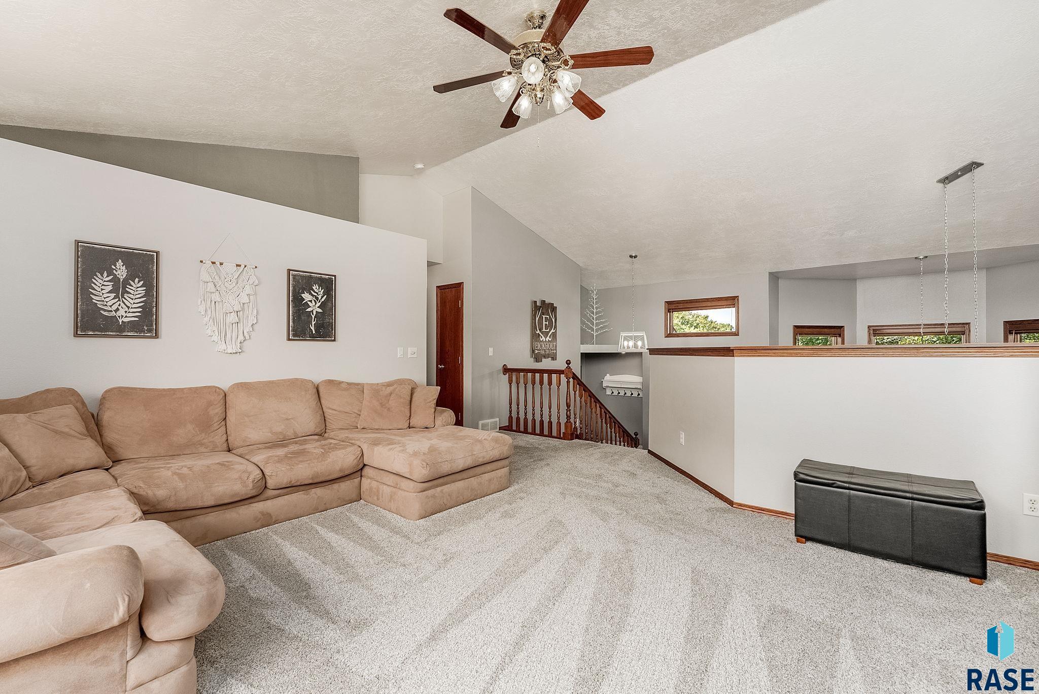 Brandon, South Dakota 57005, United States, 4 Bedrooms Bedrooms, ,3 BathroomsBathrooms,Residential,Active,181214