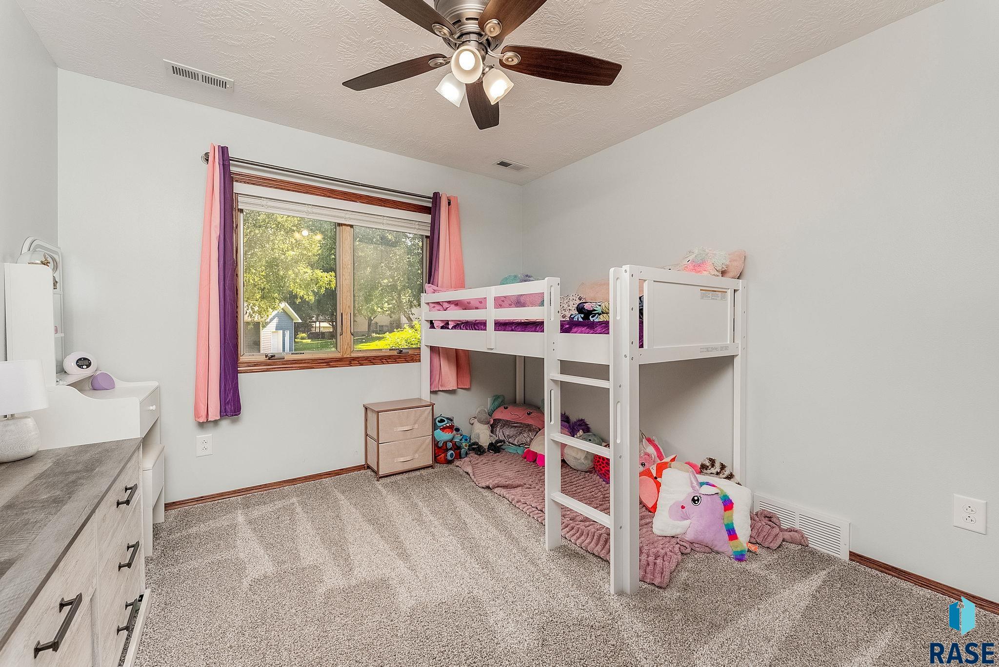 Brandon, South Dakota 57005, United States, 4 Bedrooms Bedrooms, ,3 BathroomsBathrooms,Residential,Active,181214