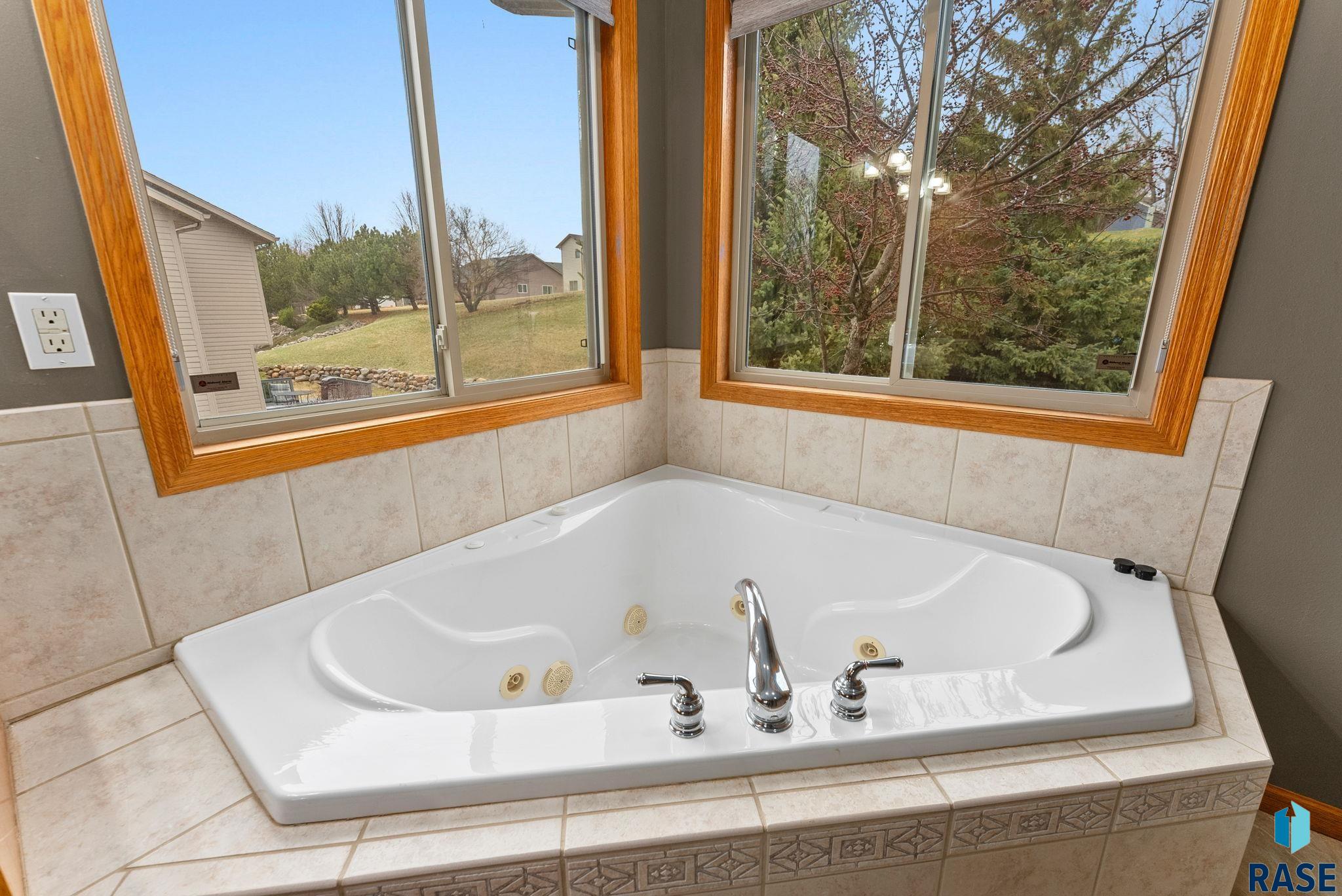5304 E Lake Placid Cir Circle, Sioux Falls, South Dakota image 25