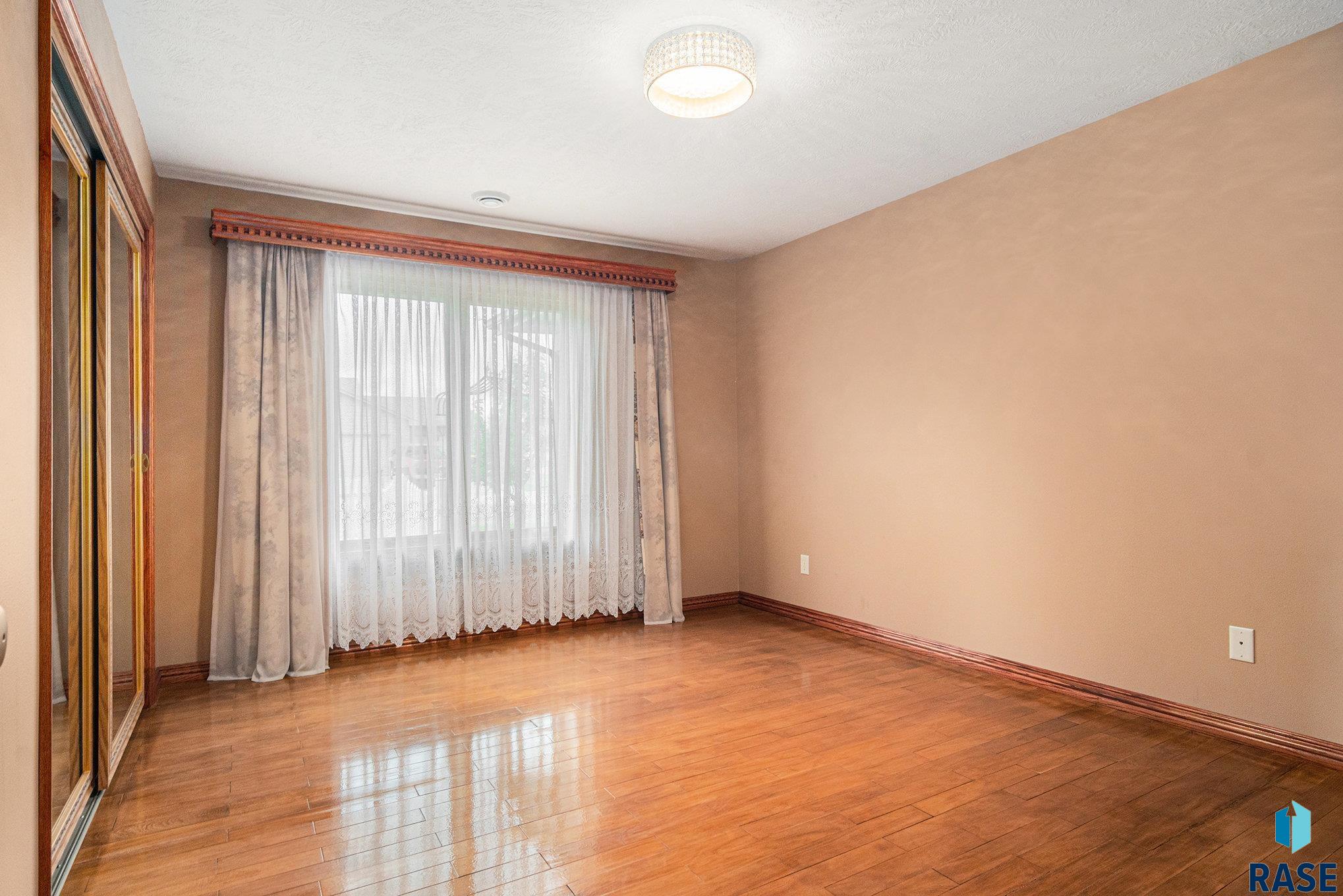 5616 S Kerry Ave Avenue, Sioux Falls, New Jersey image 23