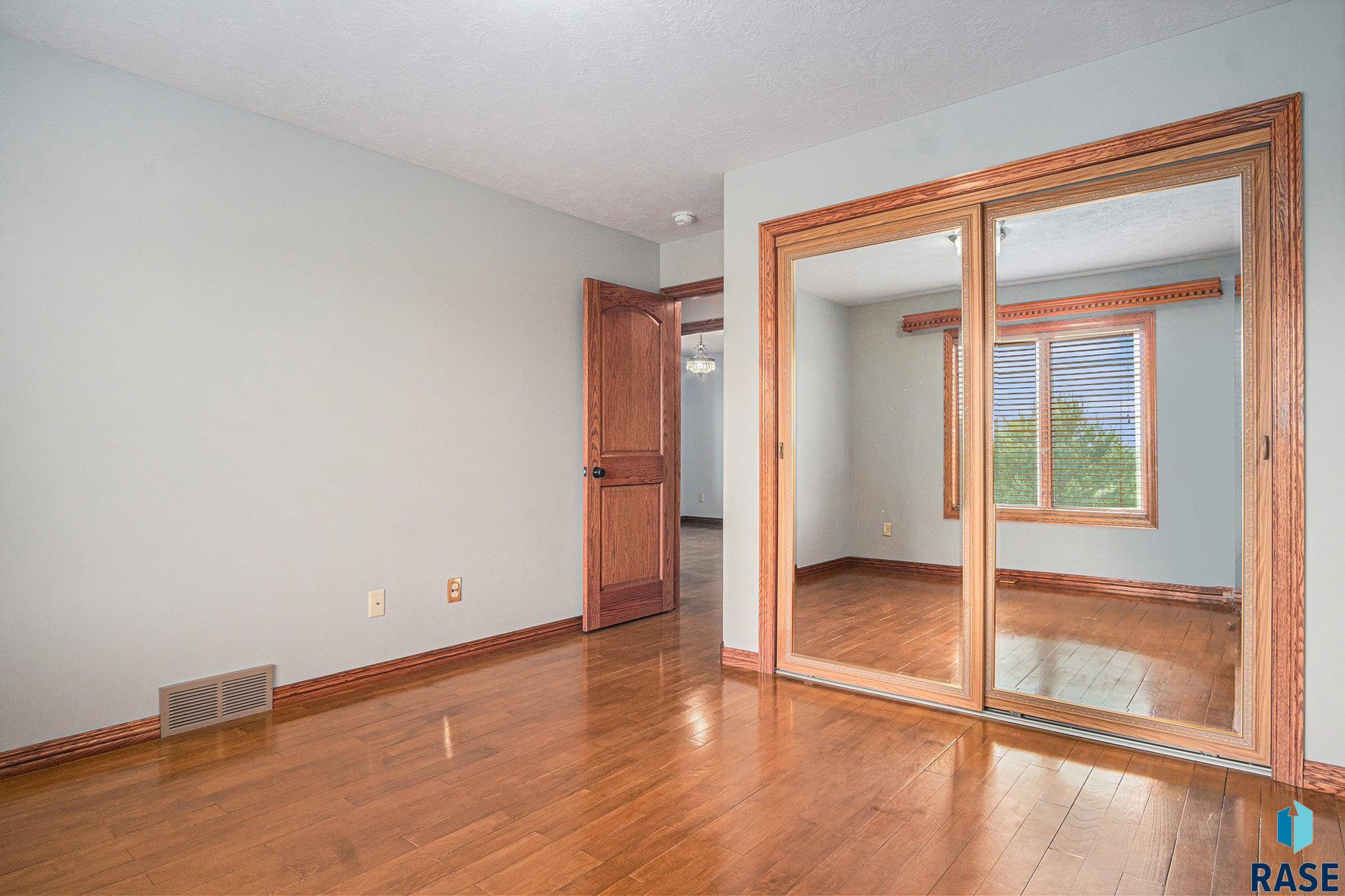 5616 S Kerry Ave Avenue, Sioux Falls, New Jersey image 16