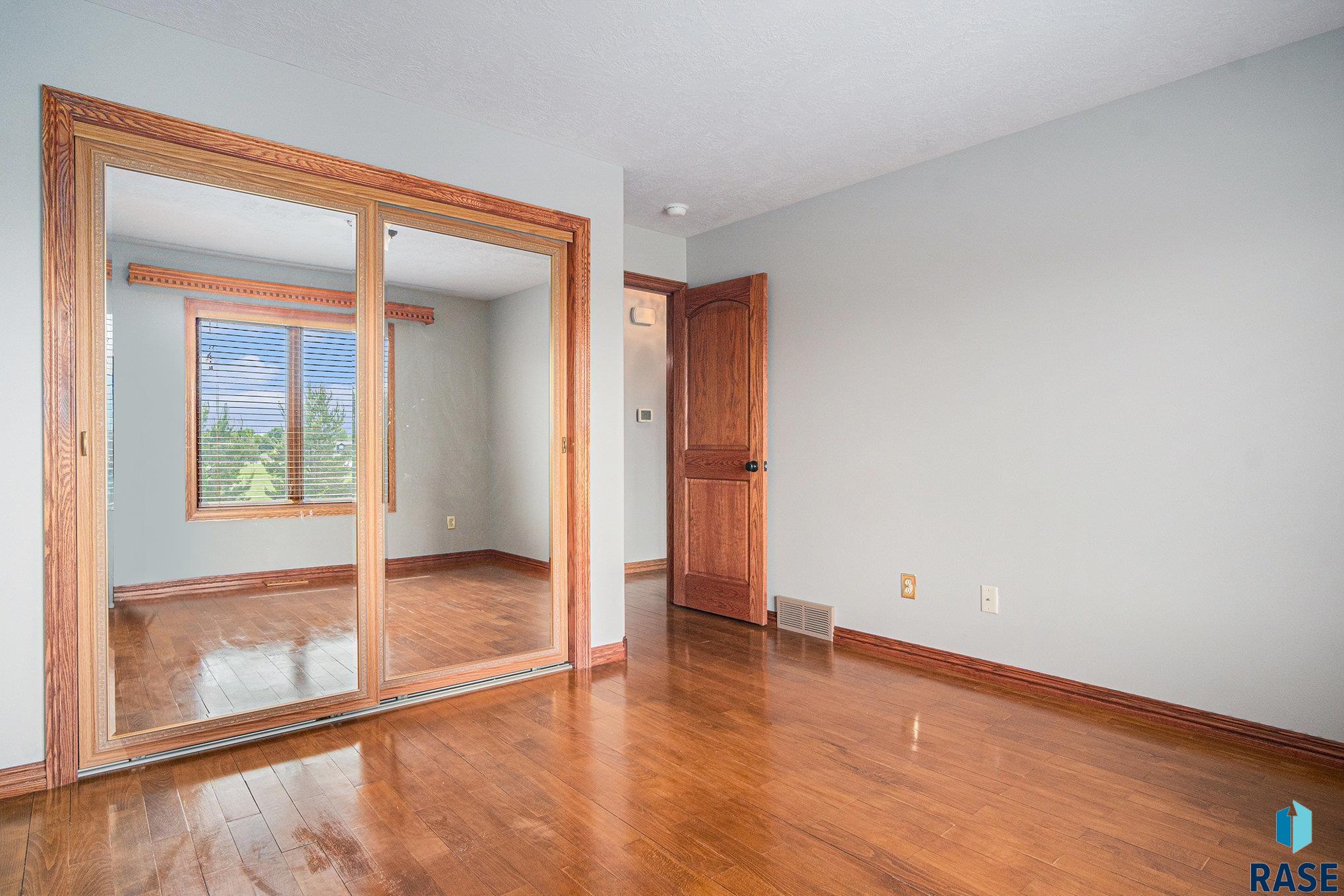 5616 S Kerry Ave Avenue, Sioux Falls, New Jersey image 19