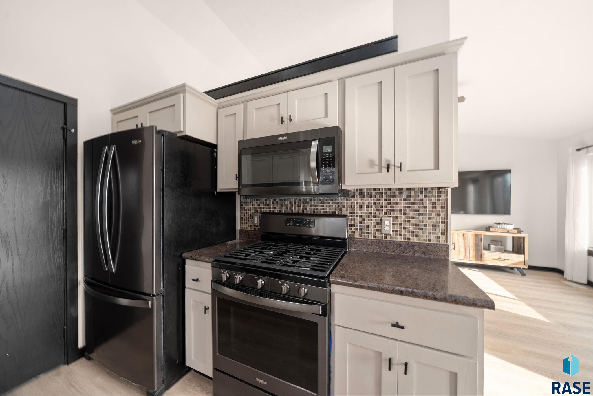 Sioux Falls, South Dakota 57106, United States, 3 Bedrooms Bedrooms, ,2 BathroomsBathrooms,Residential,Pending,213695