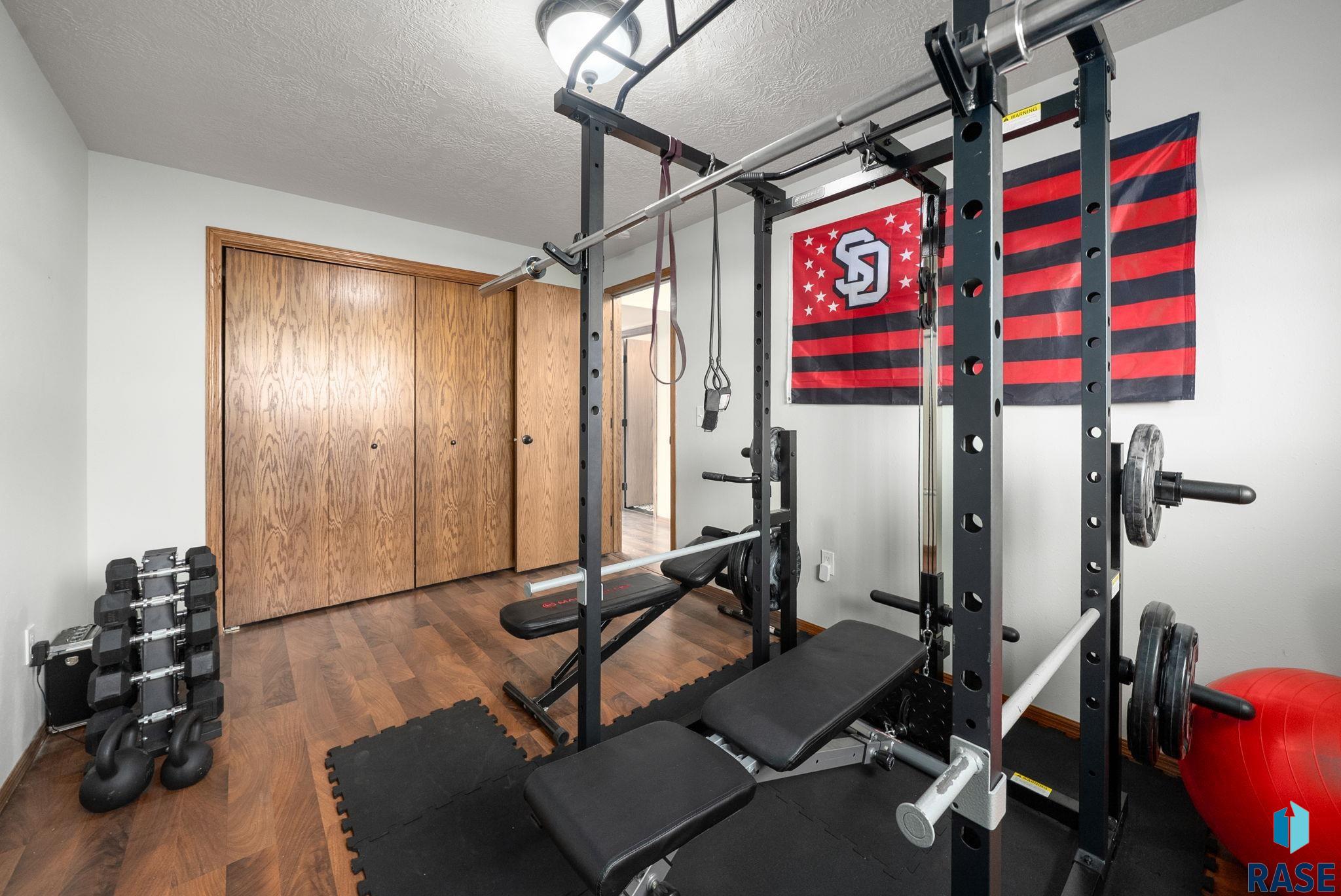 Sioux Falls, South Dakota 57106, United States, 3 Bedrooms Bedrooms, ,2 BathroomsBathrooms,Residential,Pending,213695