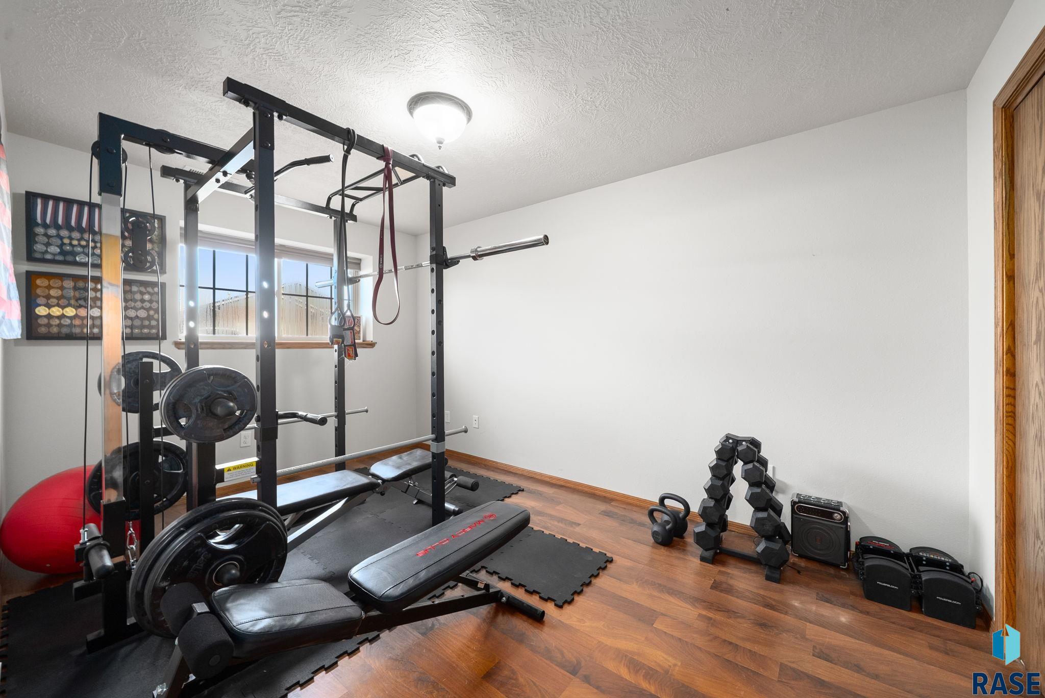 Sioux Falls, South Dakota 57106, United States, 3 Bedrooms Bedrooms, ,2 BathroomsBathrooms,Residential,Pending,213695