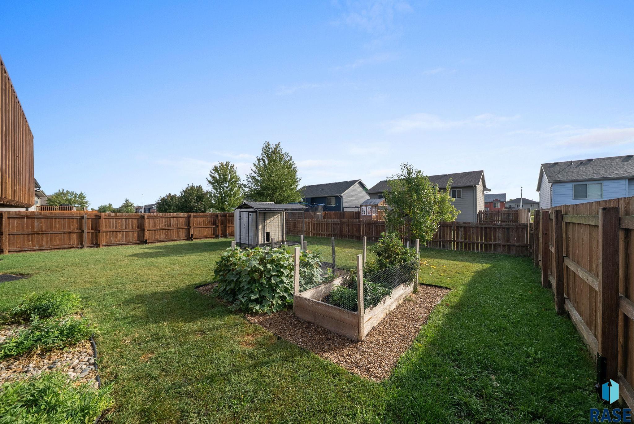 Sioux Falls, South Dakota 57106, United States, 3 Bedrooms Bedrooms, ,2 BathroomsBathrooms,Residential,Pending,213695