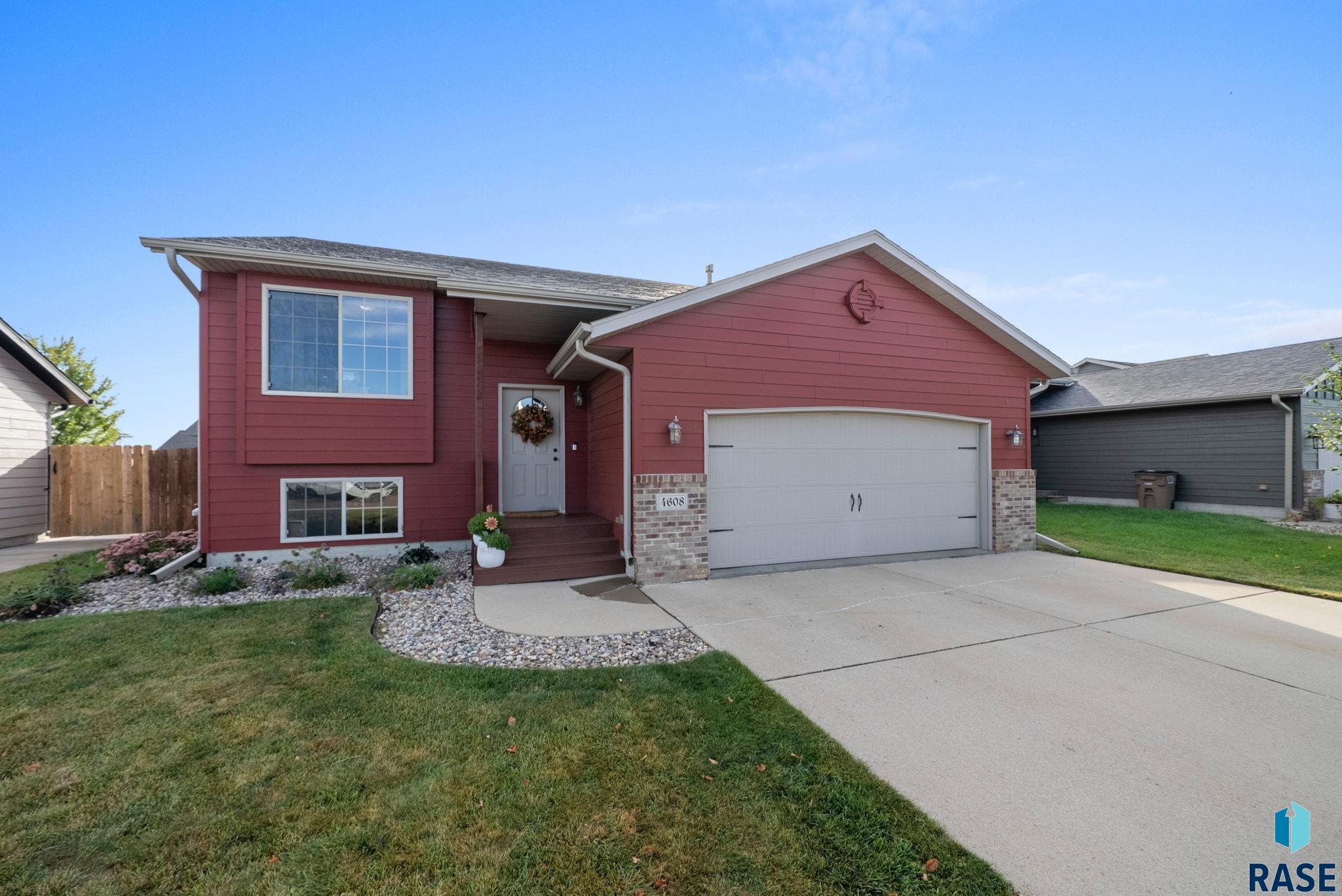 Sioux Falls, South Dakota 57106, United States, 3 Bedrooms Bedrooms, ,2 BathroomsBathrooms,Residential,Pending,213695