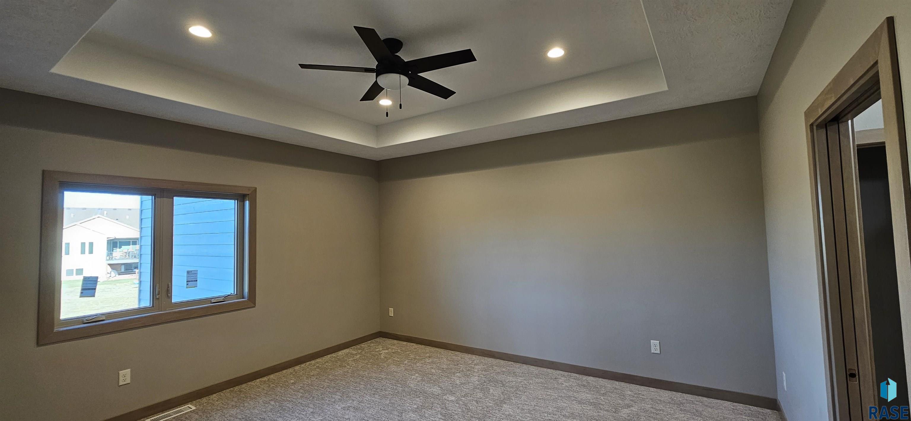 2401 E Joshua Cir Circle, Sioux Falls, South Dakota image 7