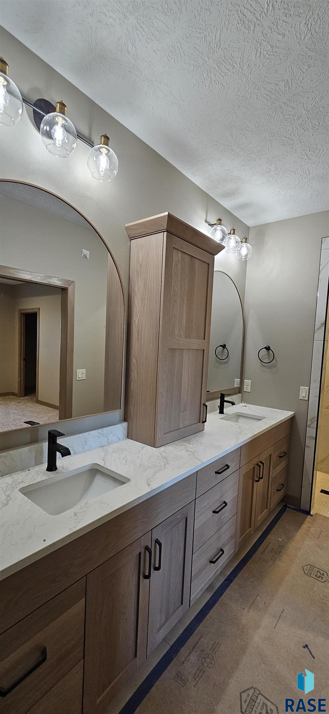 2401 E Joshua Cir Circle, Sioux Falls, South Dakota image 8
