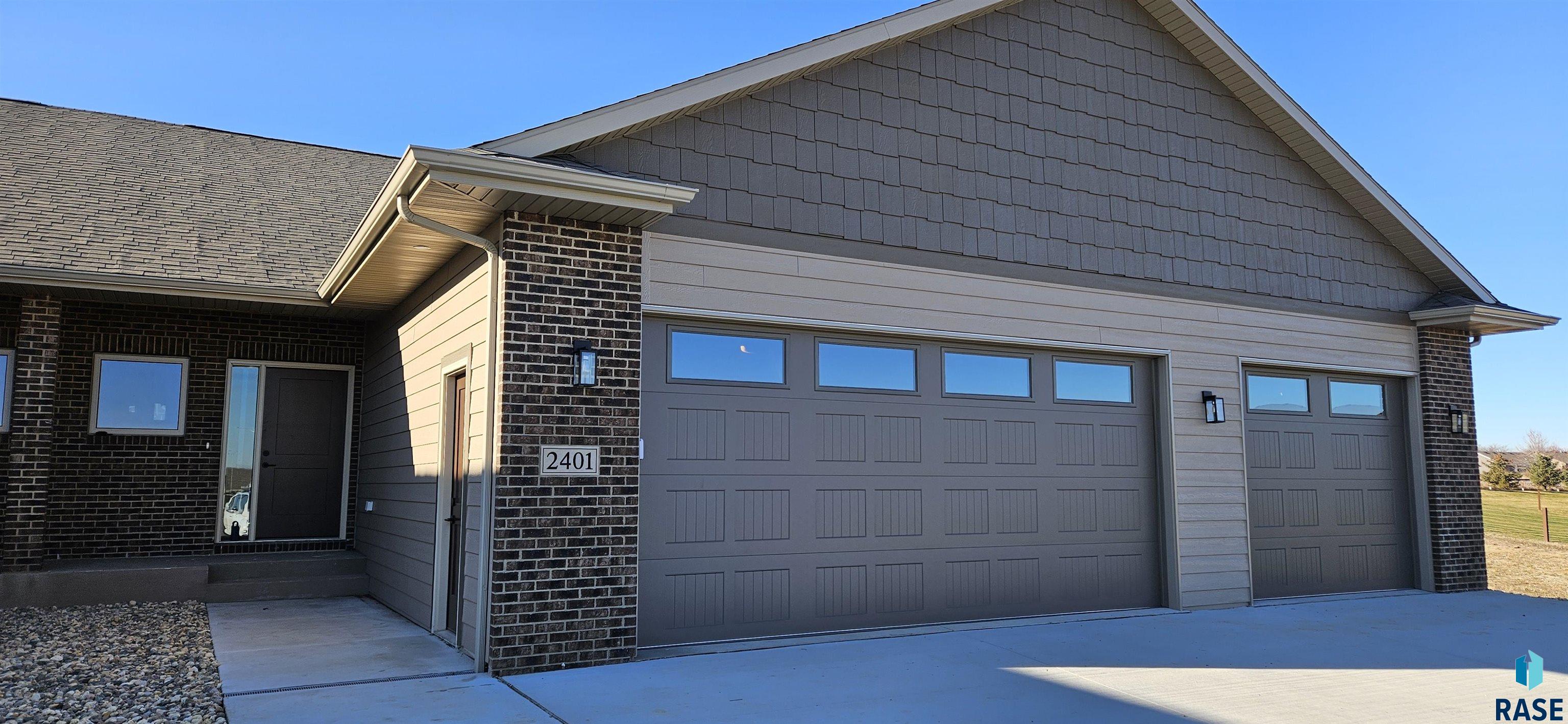 2401 E Joshua Cir Circle, Sioux Falls, South Dakota image 1