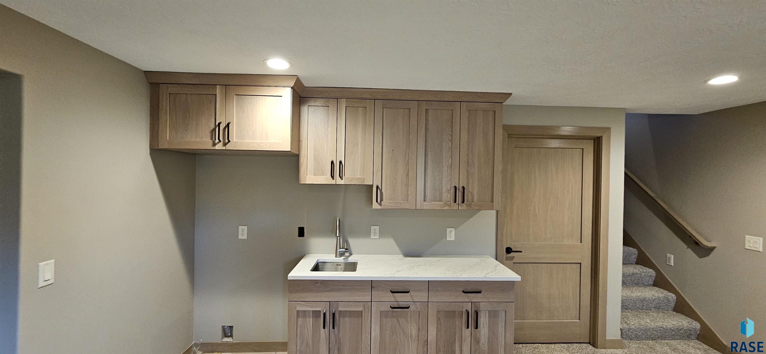 2401 E Joshua Cir Circle, Sioux Falls, South Dakota image 11