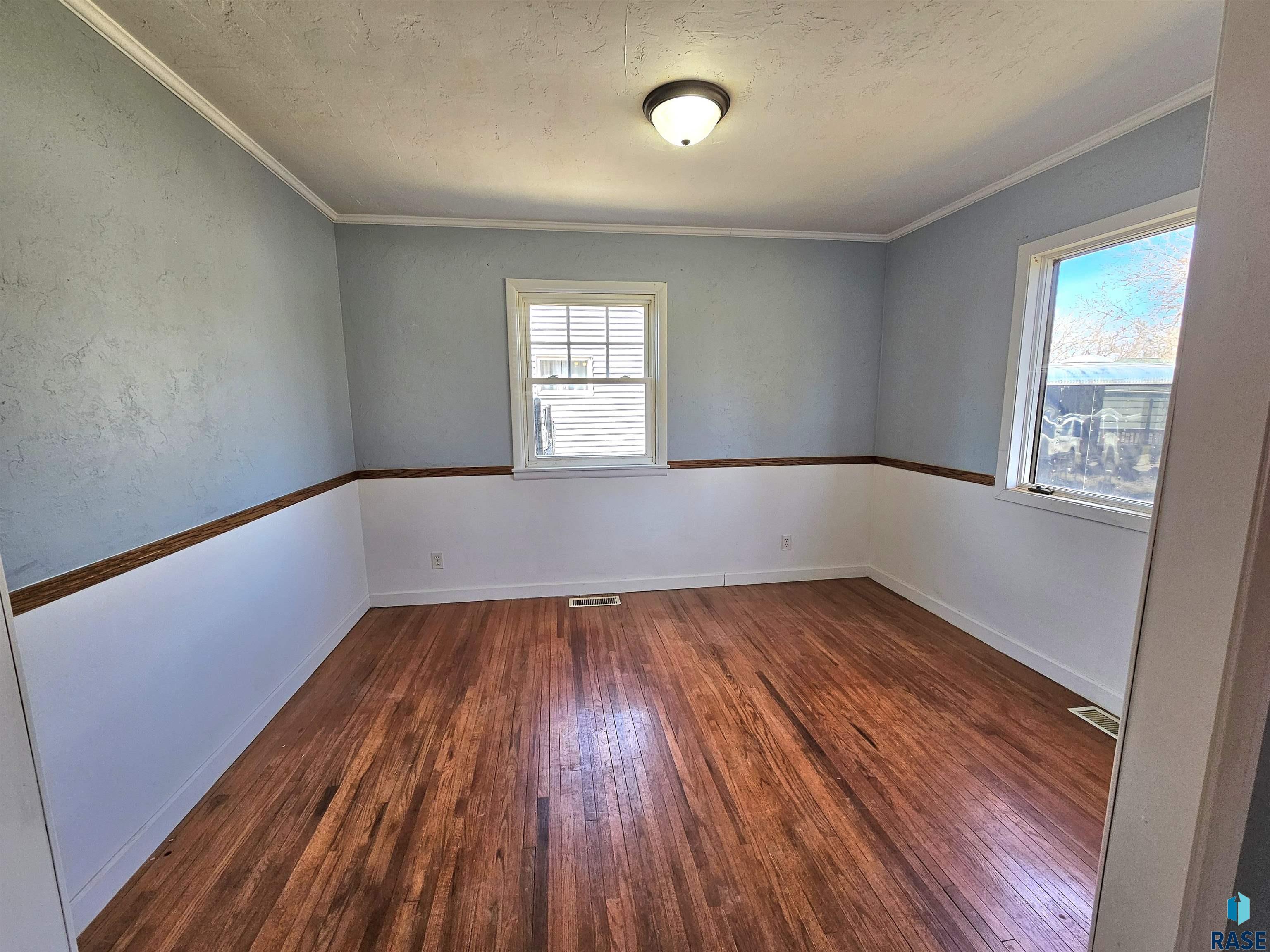 904 6th St Sw Street, Pipestone, New Jersey image 2