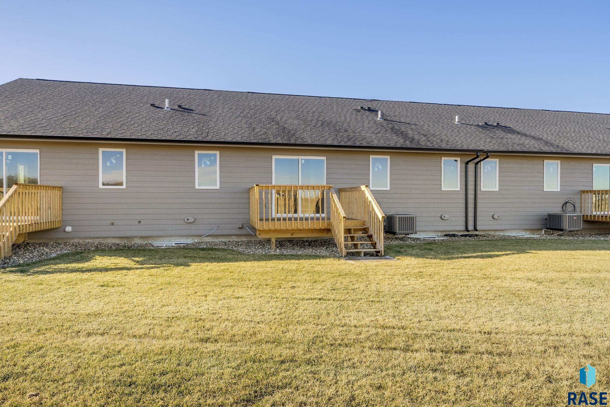 1324 N Kenley Pl Place, Tea, South Dakota image 3